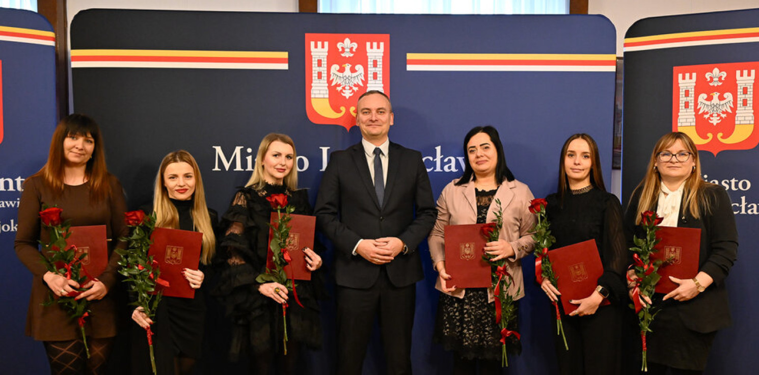 Inowrocław - Nauczyciele z Inowrocławia awansowali. Wręczono akty nadania