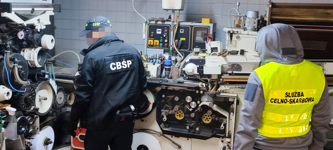 CBŚP zlikwidowało nielegalną fabrykę tytoniu pod Inowrocławiem