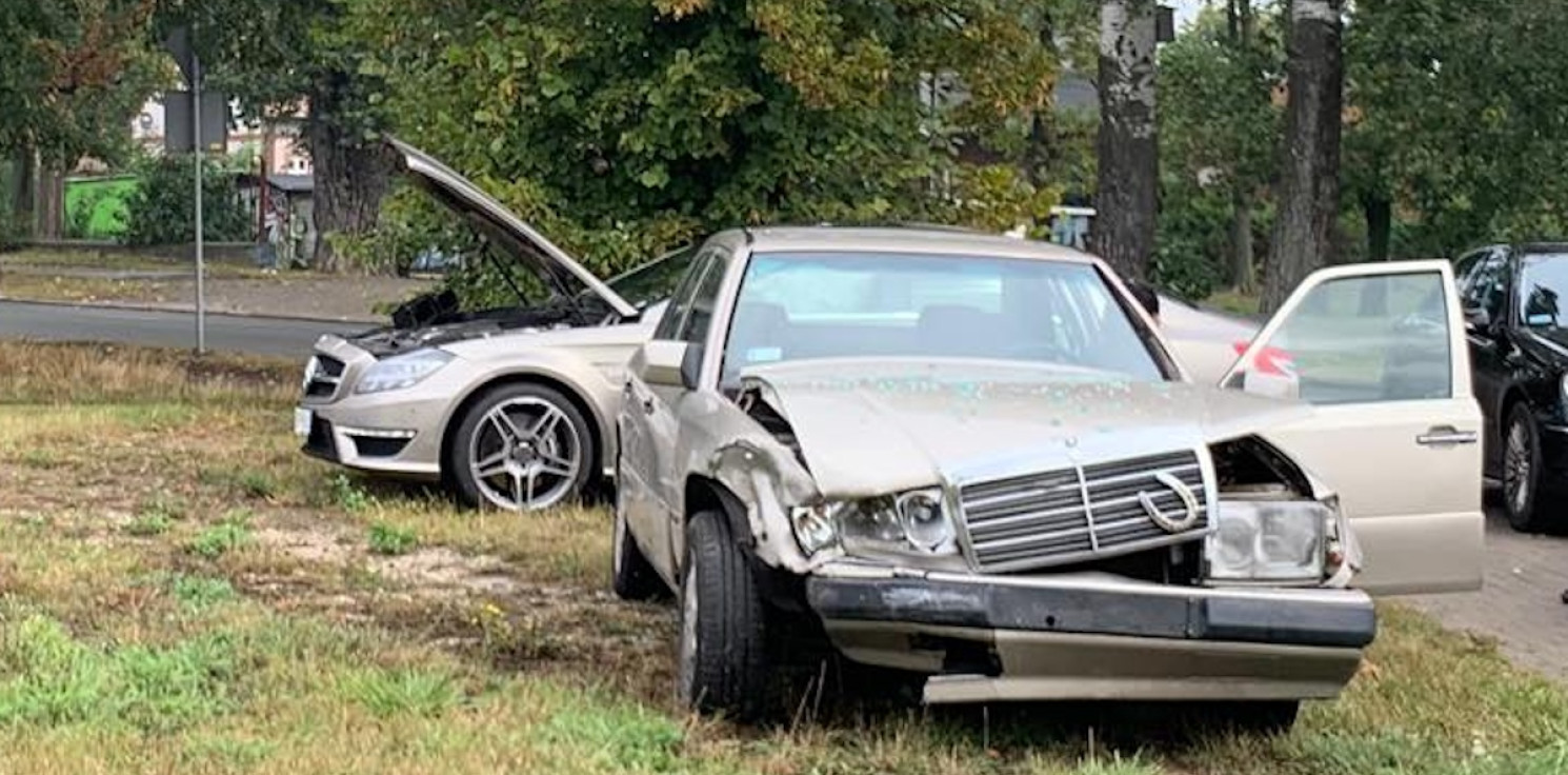 Inowrocław - Dwa mercedesy zderzyły się na Poznańskiej