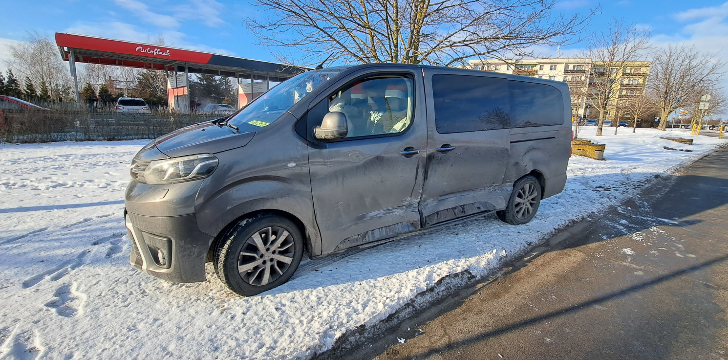 Inowrocław - Uderzył w busa i odjechał. Poszkodowany prosi świadków o pomoc