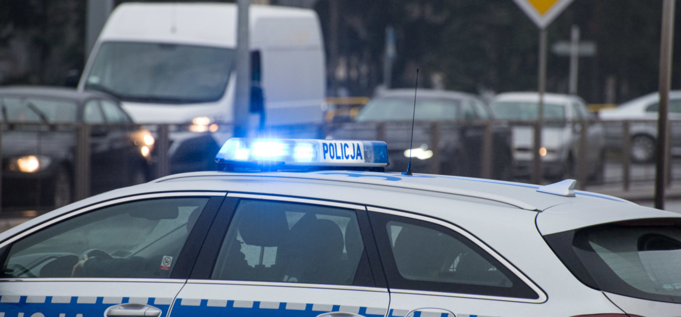 Przyjechał pomóc koledze, a sam złamał prawo. 21-latek stanie przed sądem