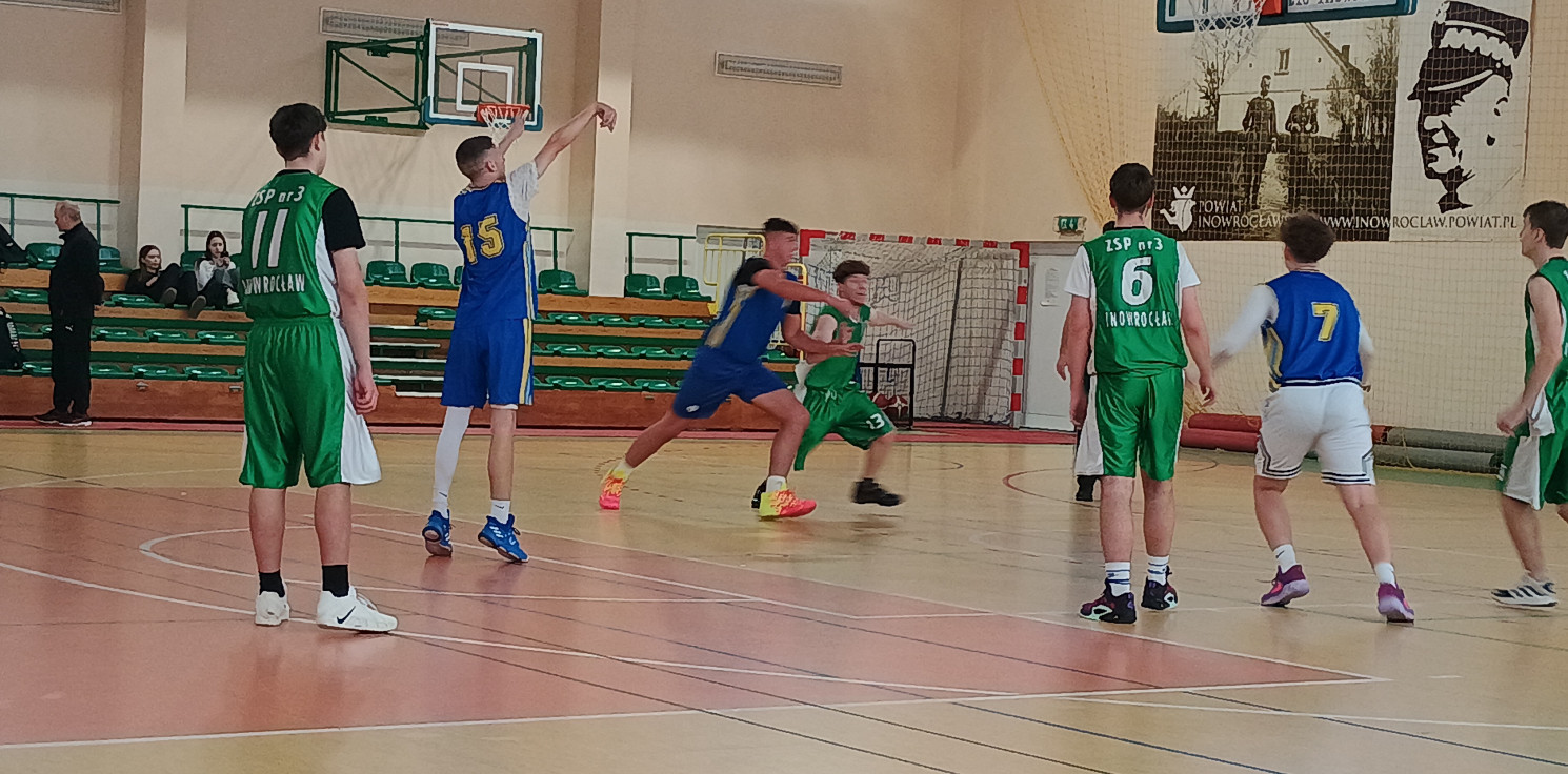 Inowrocław - Koszykarskie emocje wróciły na szkolne parkiety
