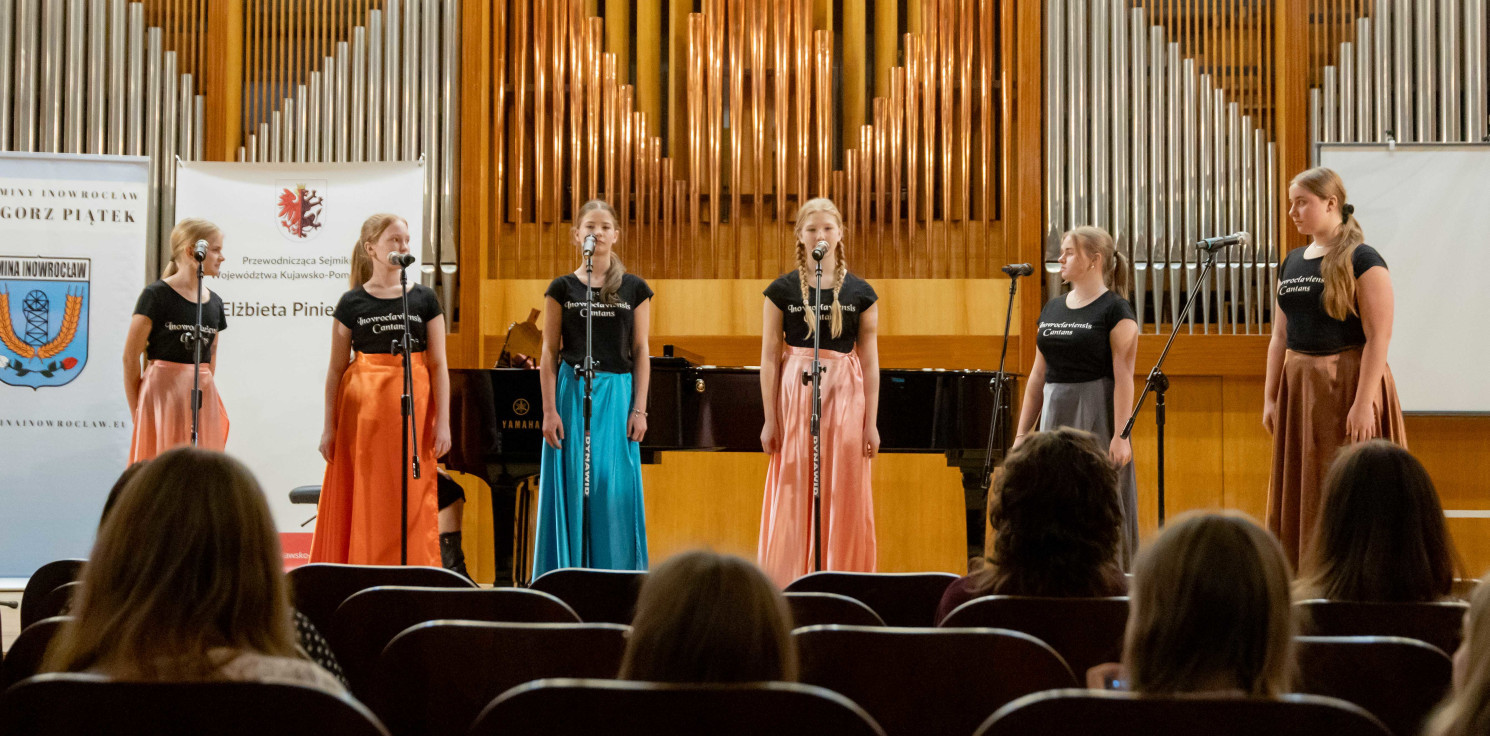 Inowrocław - Młodzi artyści na IV Konkursie Kolęd i Pastorałek