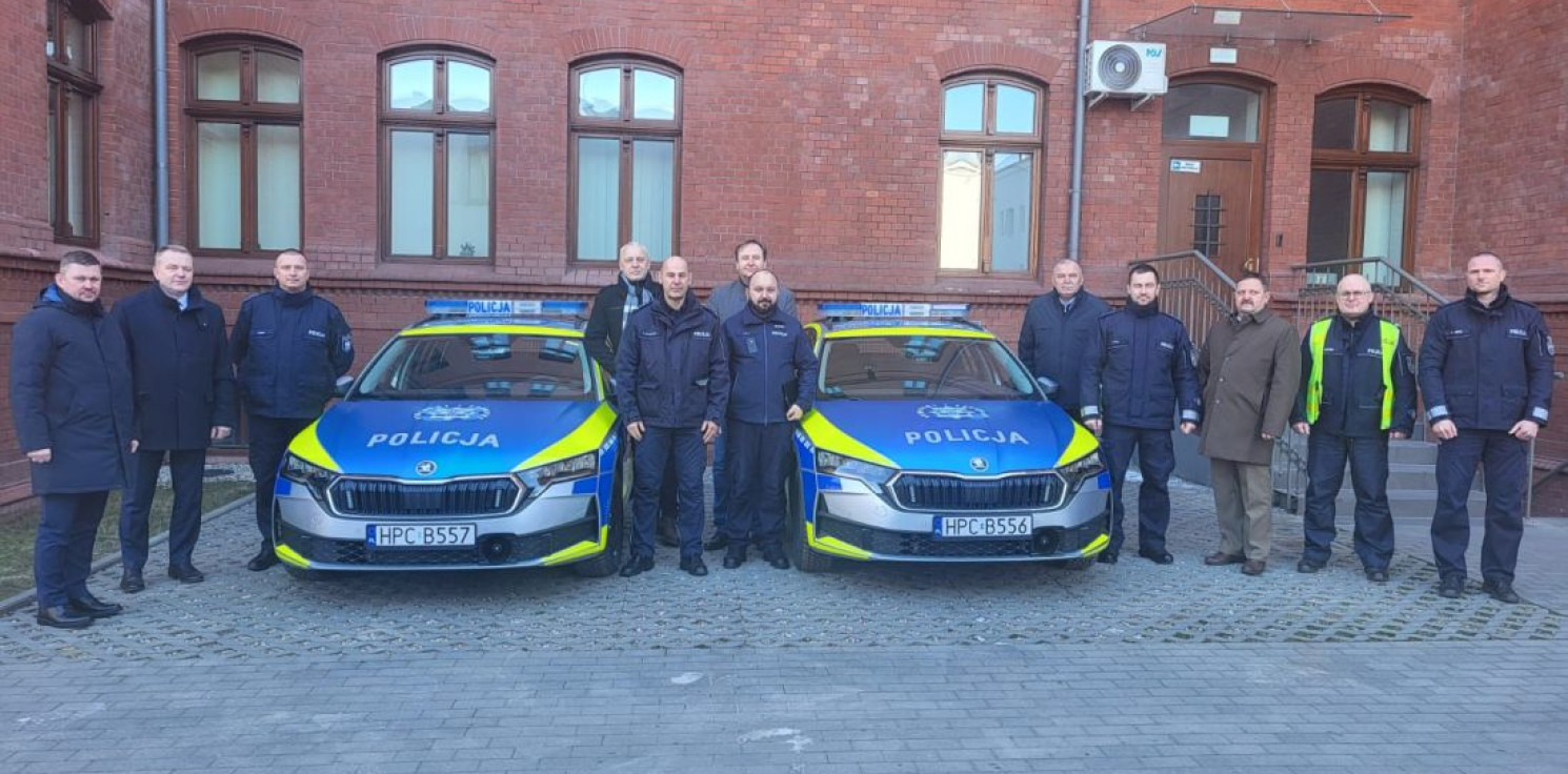 Inowrocław - Dwa nowe radiowozy w inowrocławskiej policji