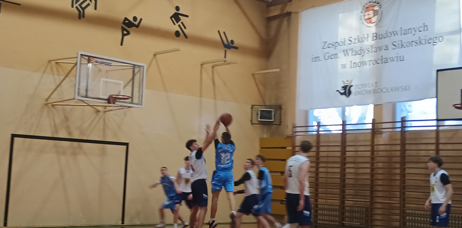 Inowrocław - Ekonomik wygrywa z Królówką w meczu na szczycie