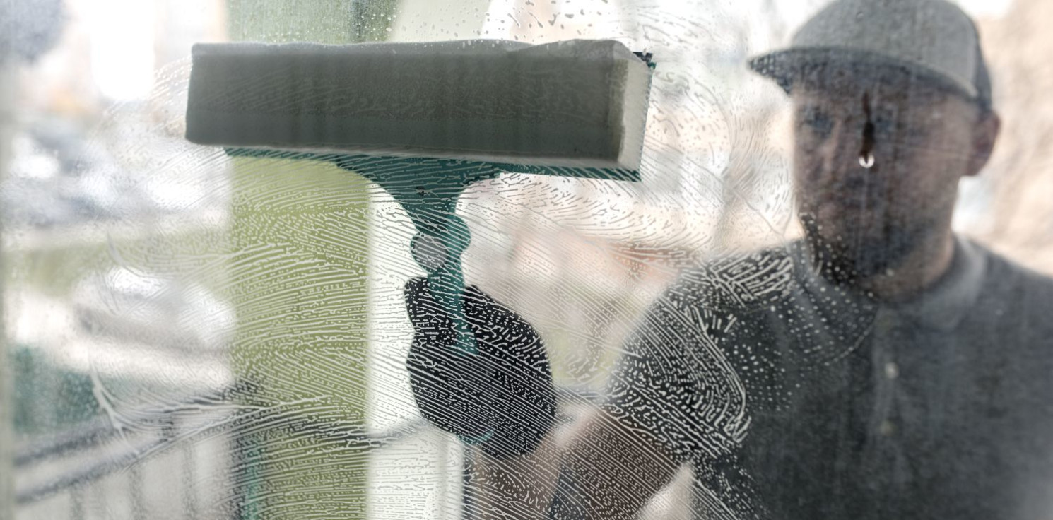 Region - Na co zwrócić uwagę wybierając firmę do mycia okien na wysokości