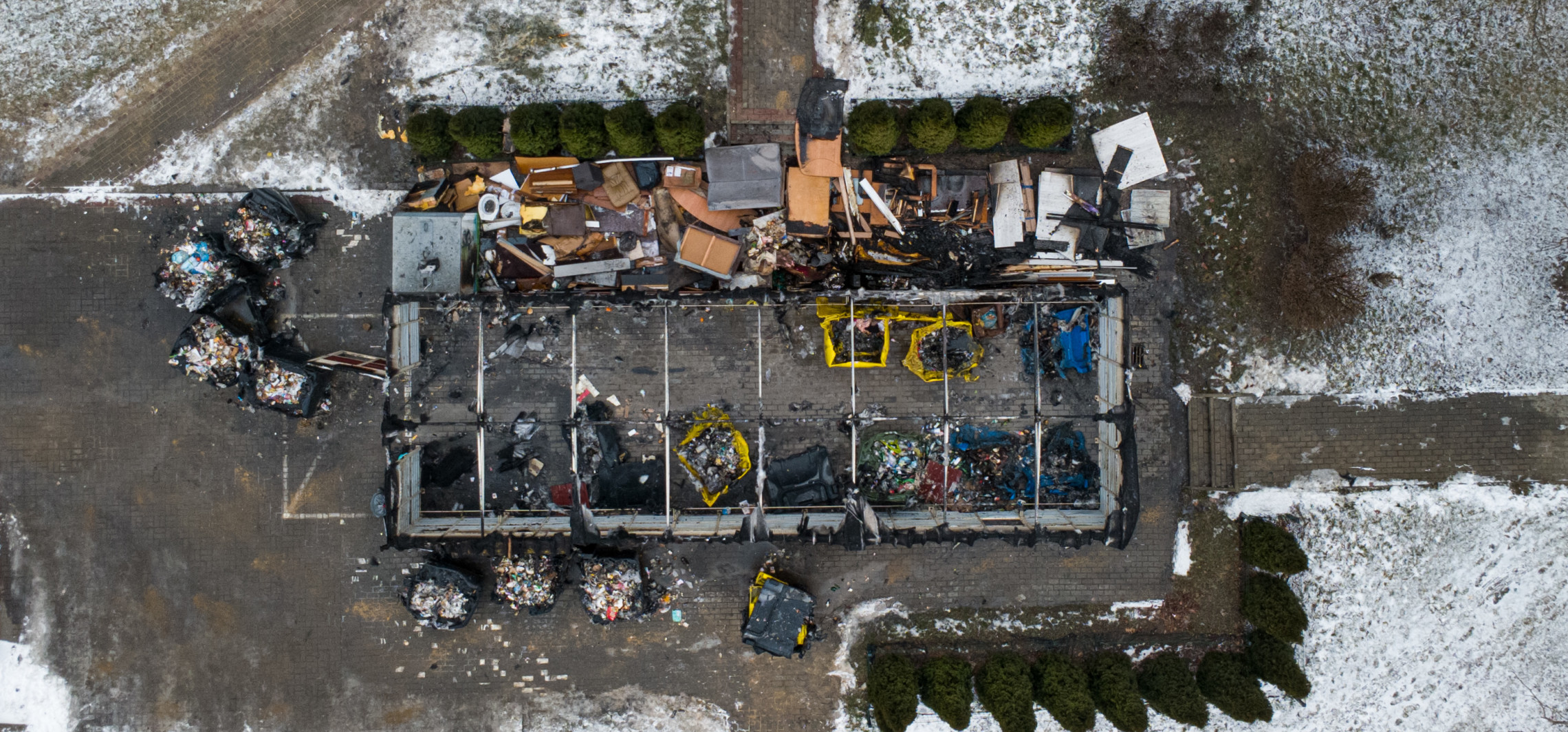 Kto podpalił trzy wiaty śmietnikowe na Rąbinie?
