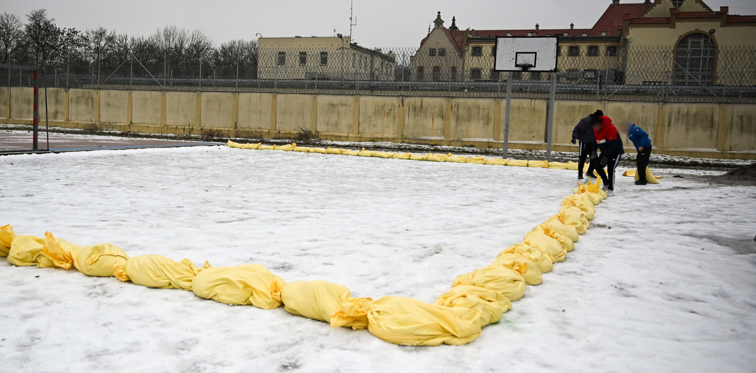 Inowrocław - Ślizgawka numer trzy powstaje przy tej podstawówce