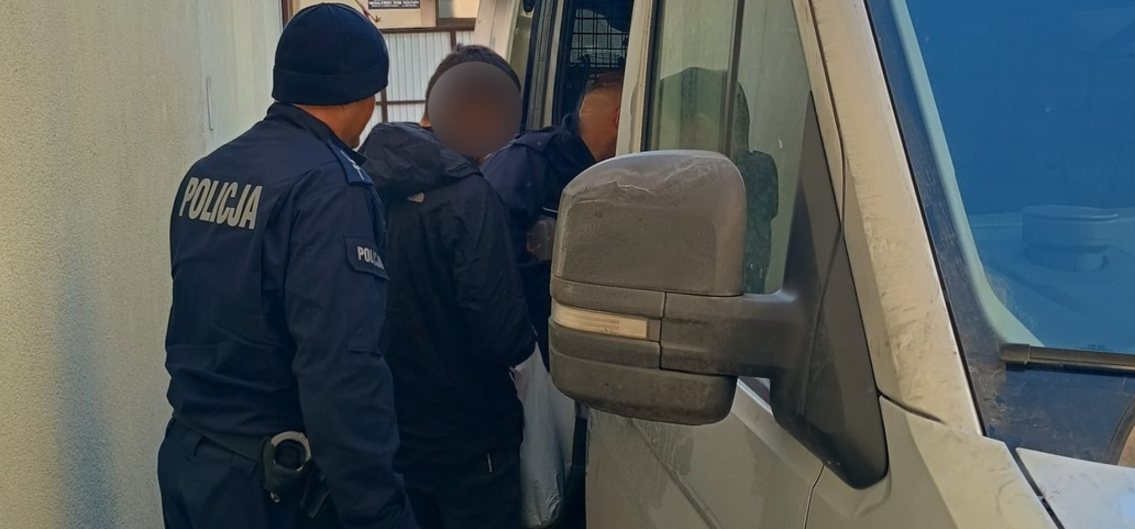 Poszukiwali go listem gończym. 27-latek narobił sobie kolejnych problemów