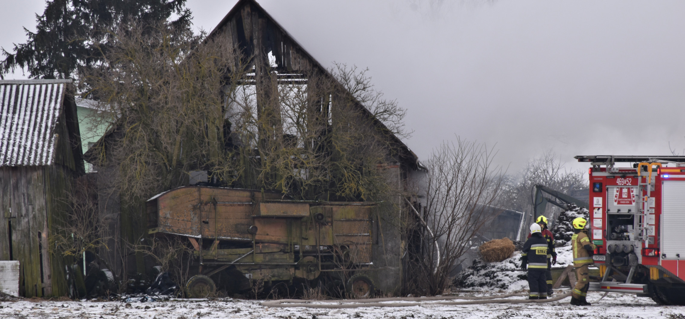 Groźny pożar w regionie. Płonie obora