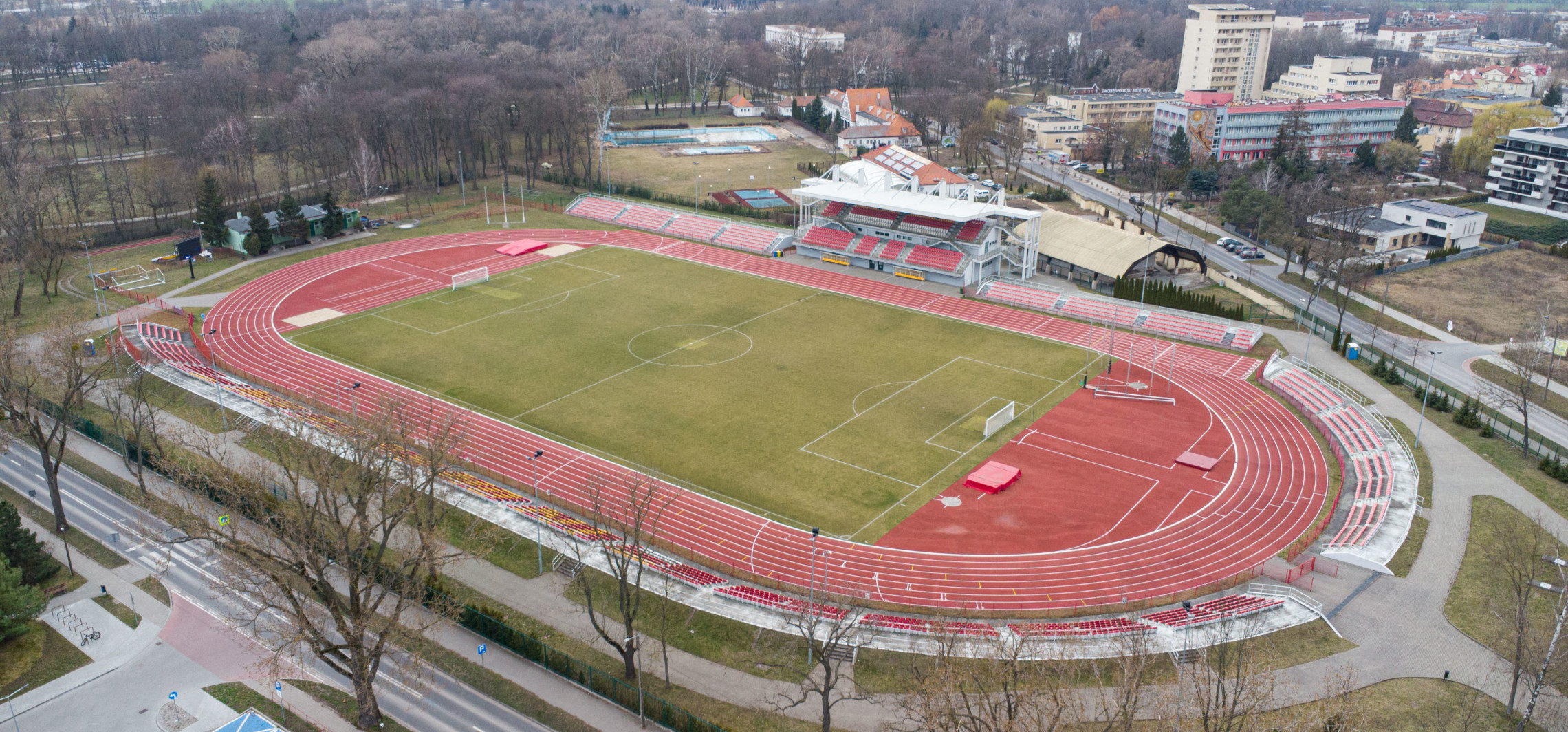 Dlaczego kluby miały płacić za obiekty OSiR-u?