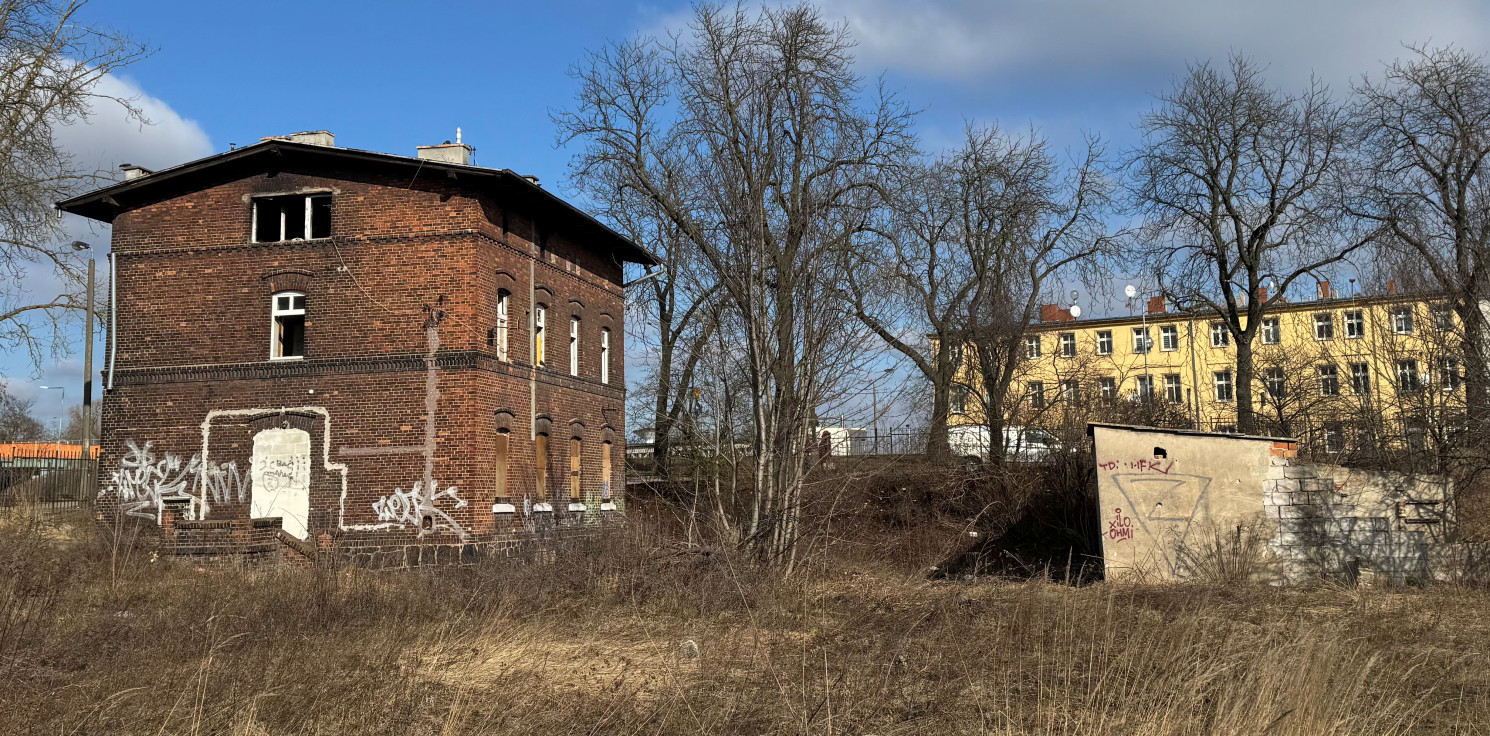 Inowrocław - Budynek do rozbiórki. Wielokrotnie stawał w ogniu
