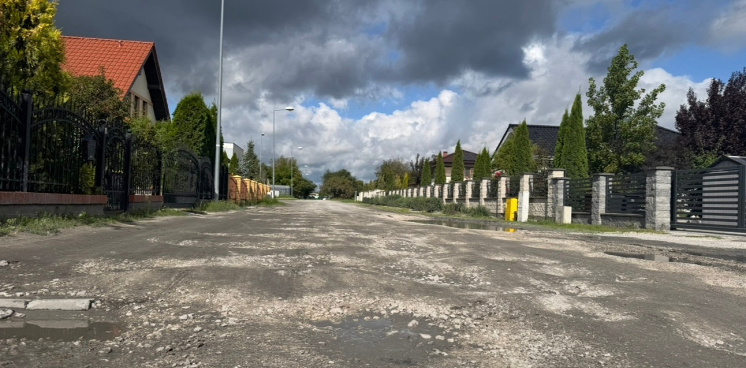 Inowrocław - Przez 15 lat były tu dziury i błoto. Jest kasa na gruntówki