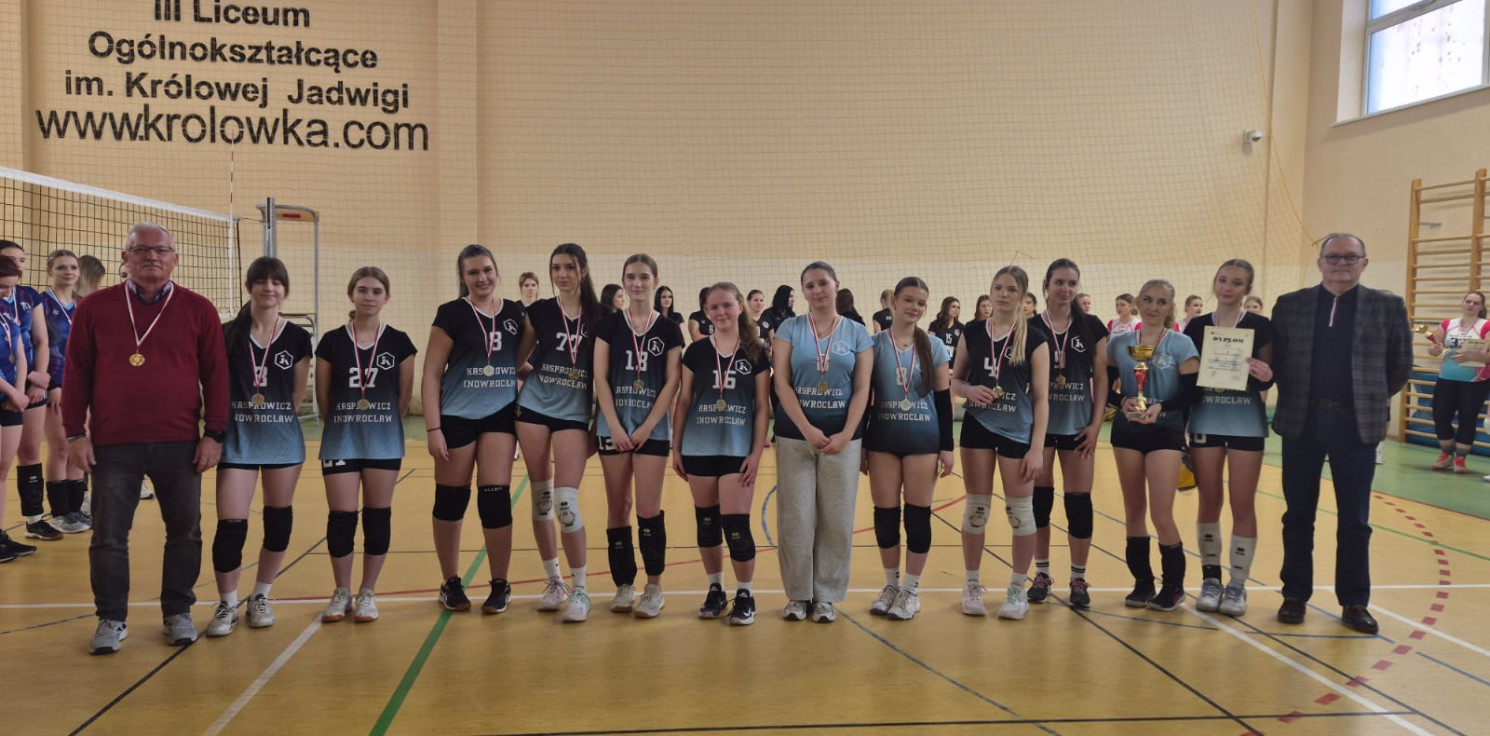 Inowrocław - Kasprowiczanki ponownie mistrzyniami powiatu