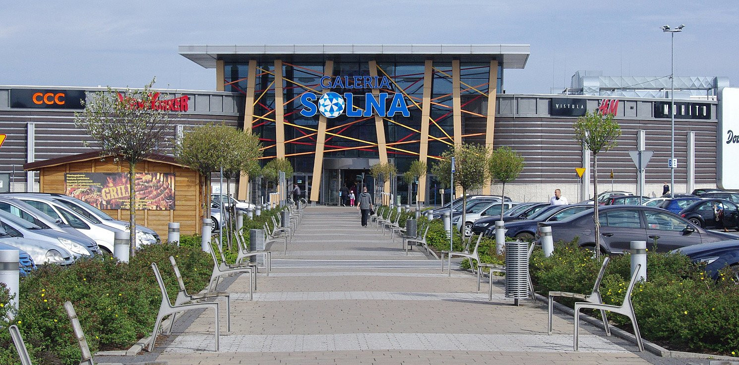 Inowrocław - Policyjna akcja w galerii handlowej. Ośmioro pijanych nieletnich, mandaty i pouczenia