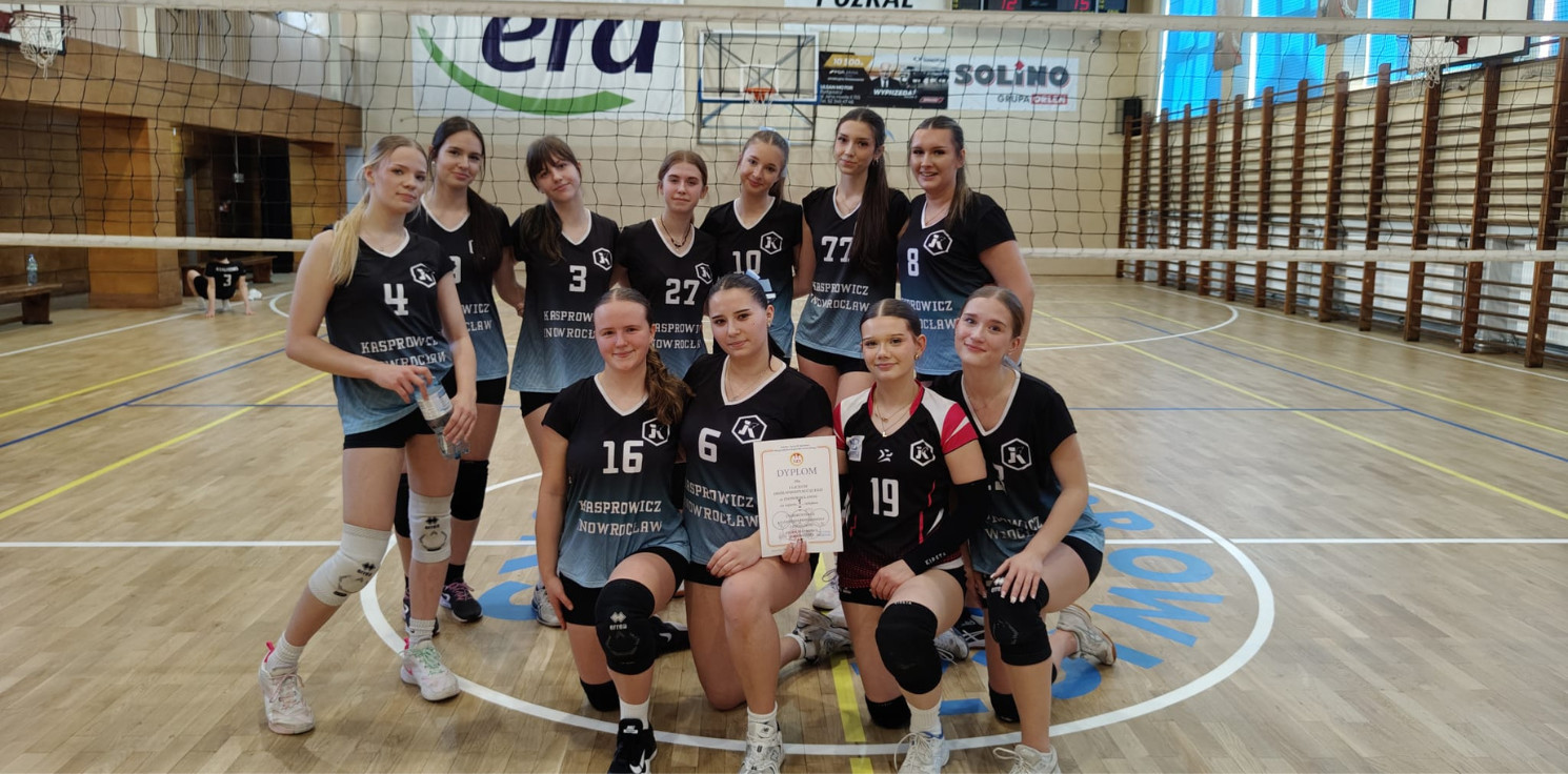 Inowrocław - Duże emocje i upragniony awans I LO