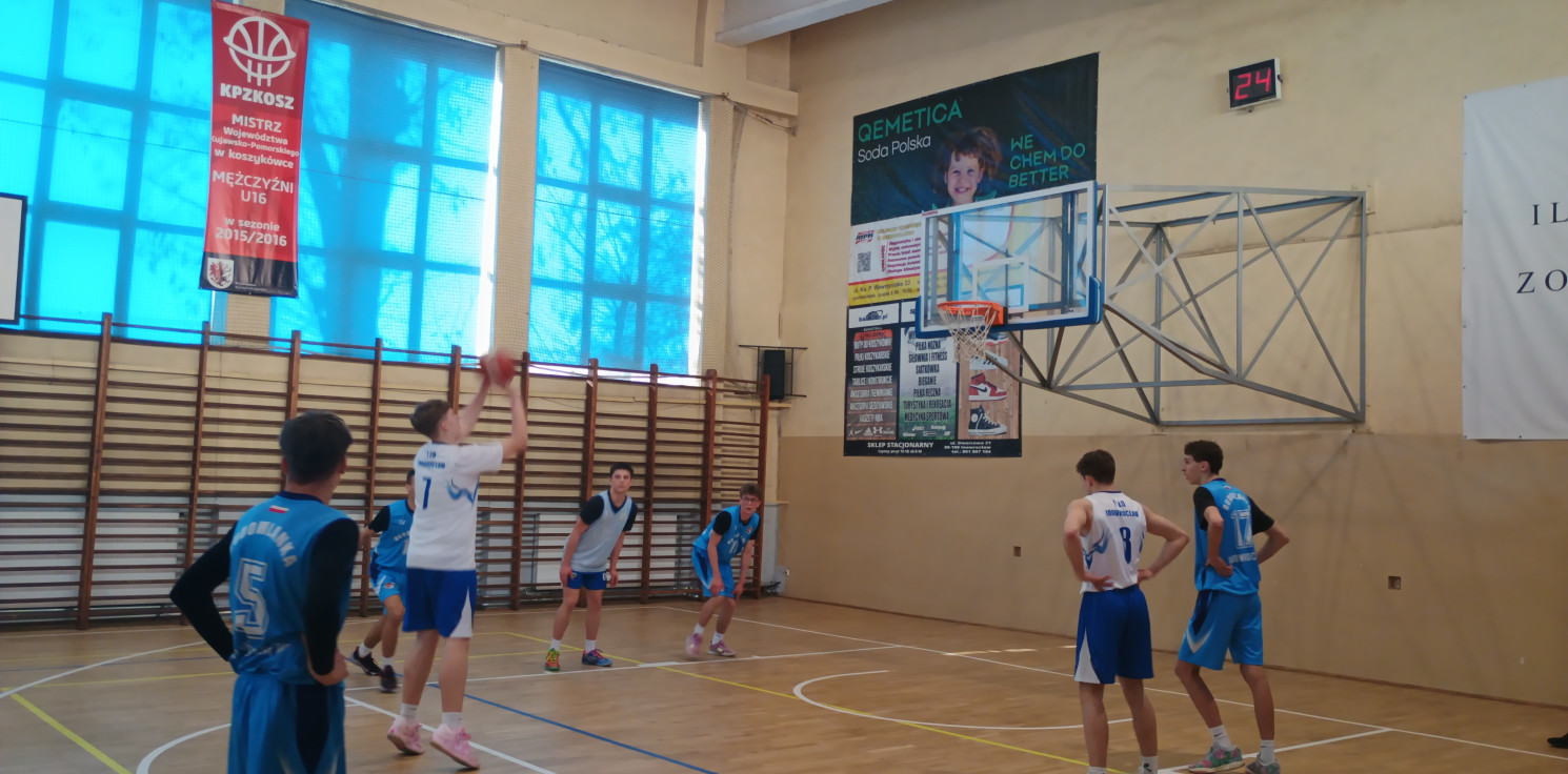 Inowrocław - Kasprowicz i Ekonomik wygrywają na parkiecie