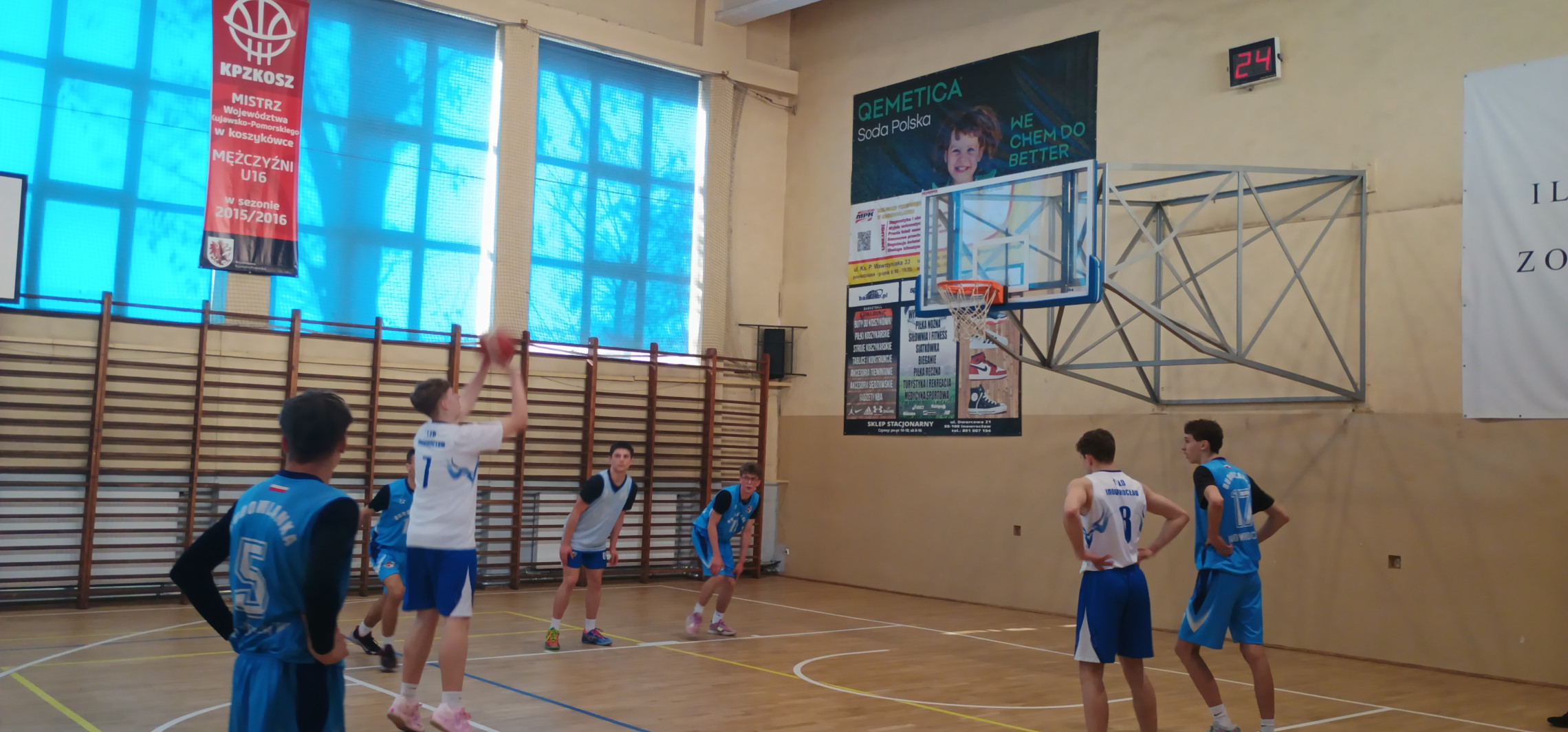 Kasprowicz i Ekonomik wygrywają na parkiecie