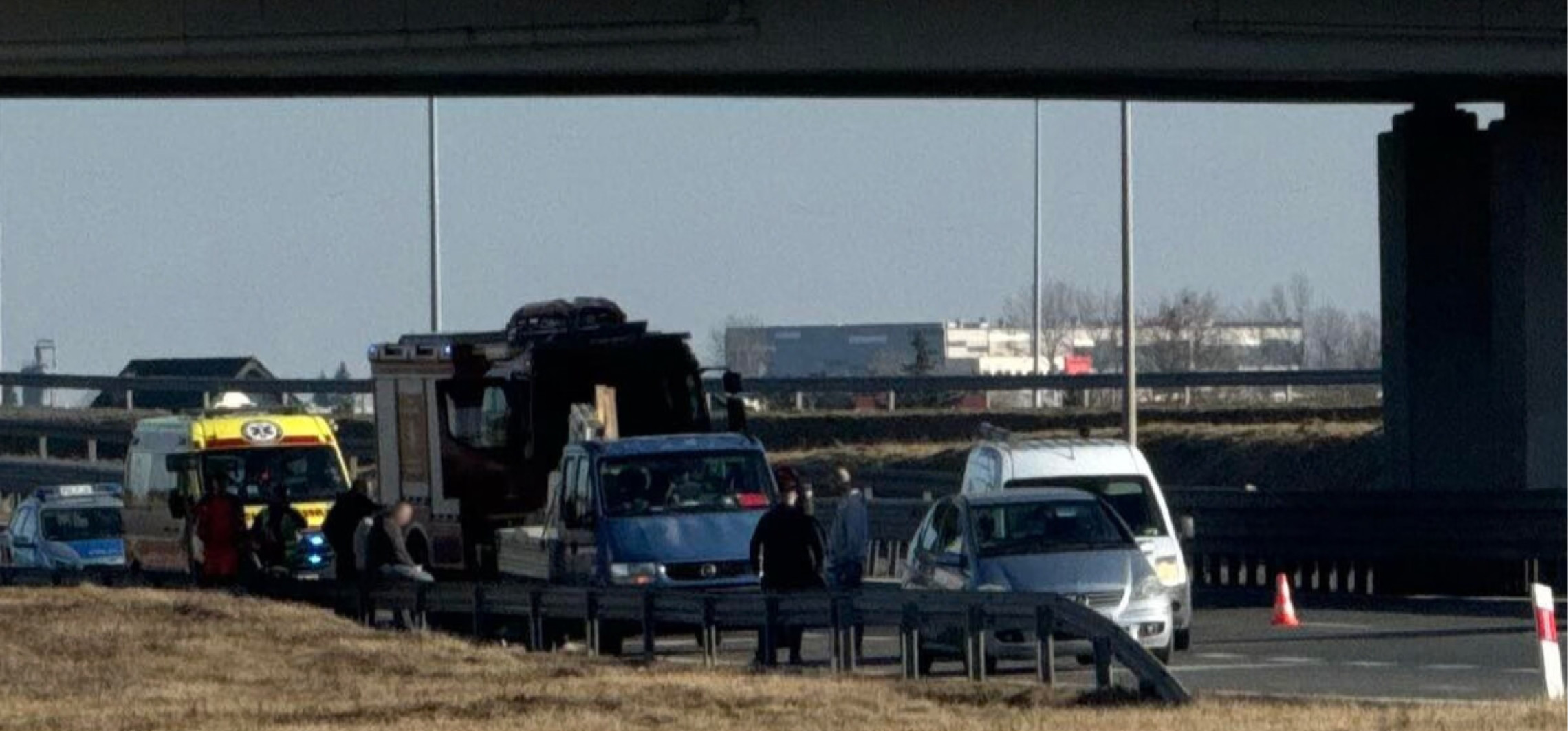 Zderzenie dwóch samochodów na obwodnicy