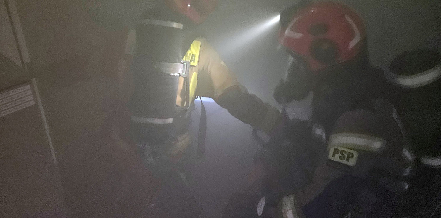 Inowrocław - Panika przy wannie z ciekłym cynkiem. Strażacy ćwiczyli groźny scenariusz w Inowrocławiu