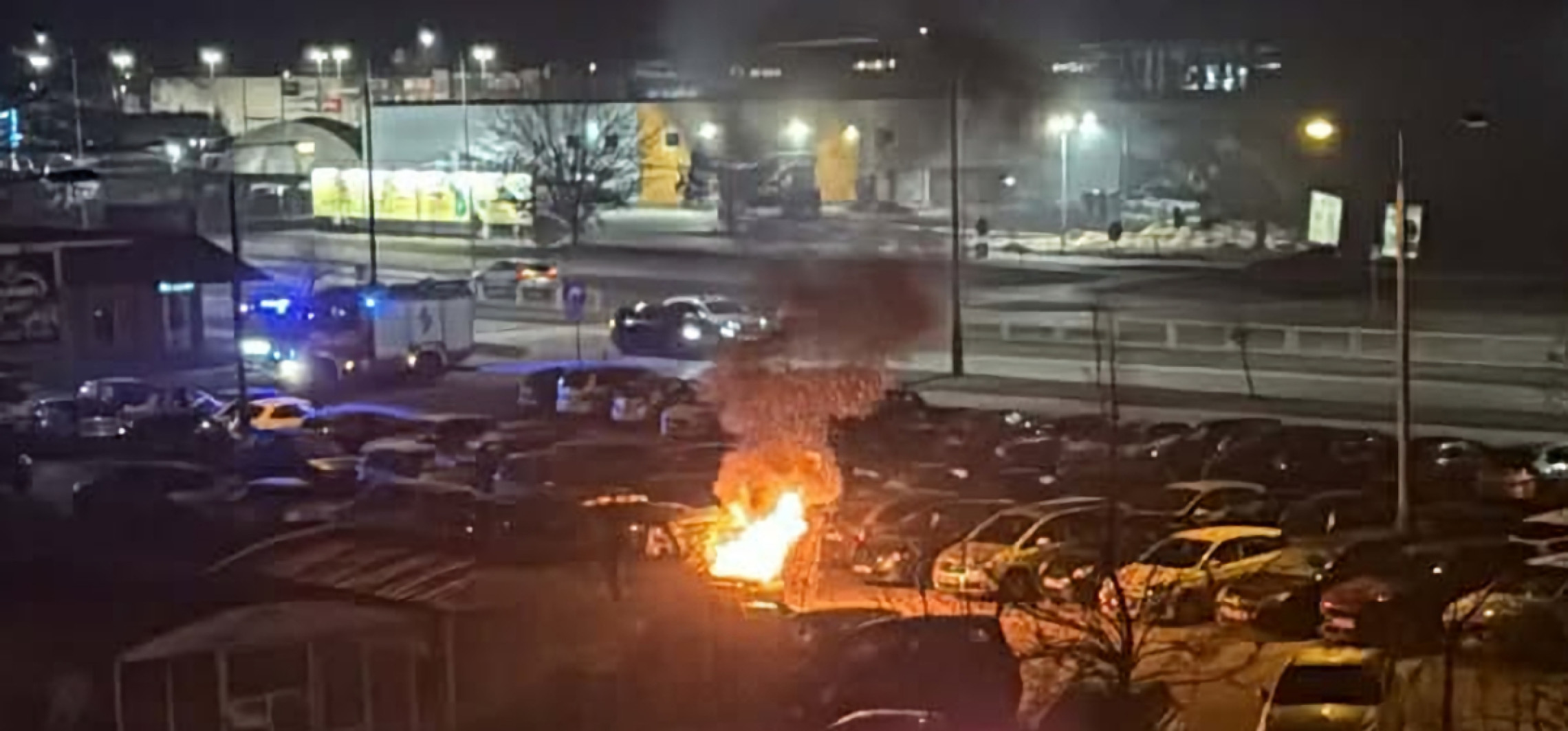 Pożar samochodu na osiedlu Rąbin