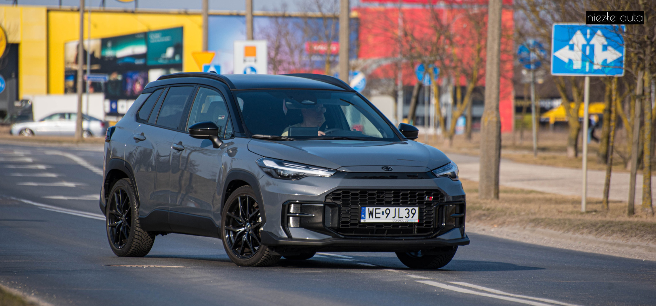 Test: Toyota Corolla Cross. Drogie paliwo to nie problem