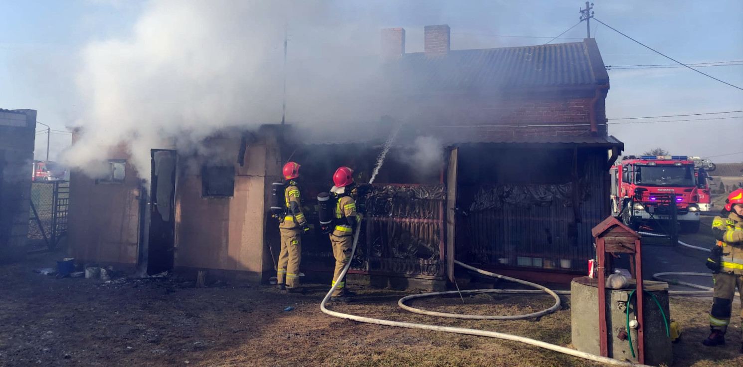 Region - Groźny pożar domu. Jedna osoba trafiła do szpitala