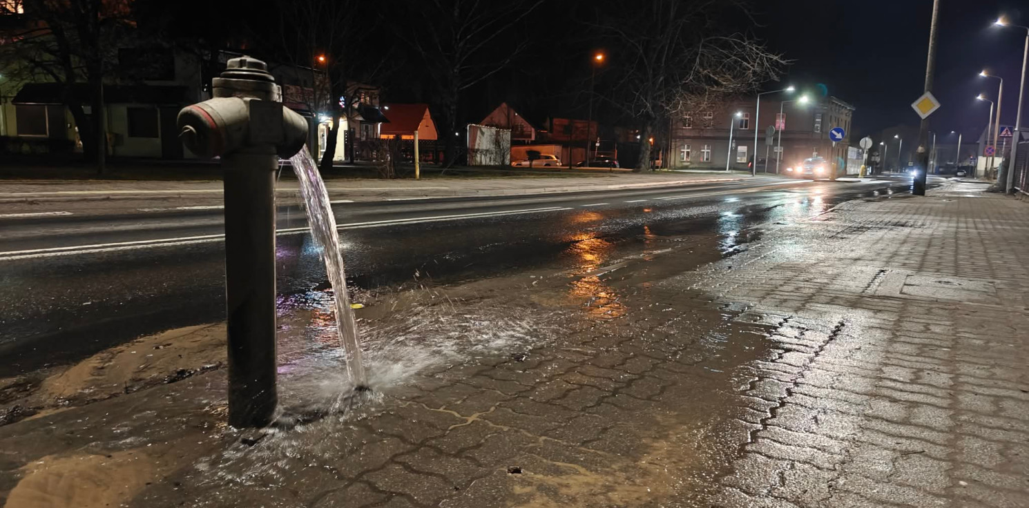 Inowrocław - Awaria wodociągowa na os. Toruńskim