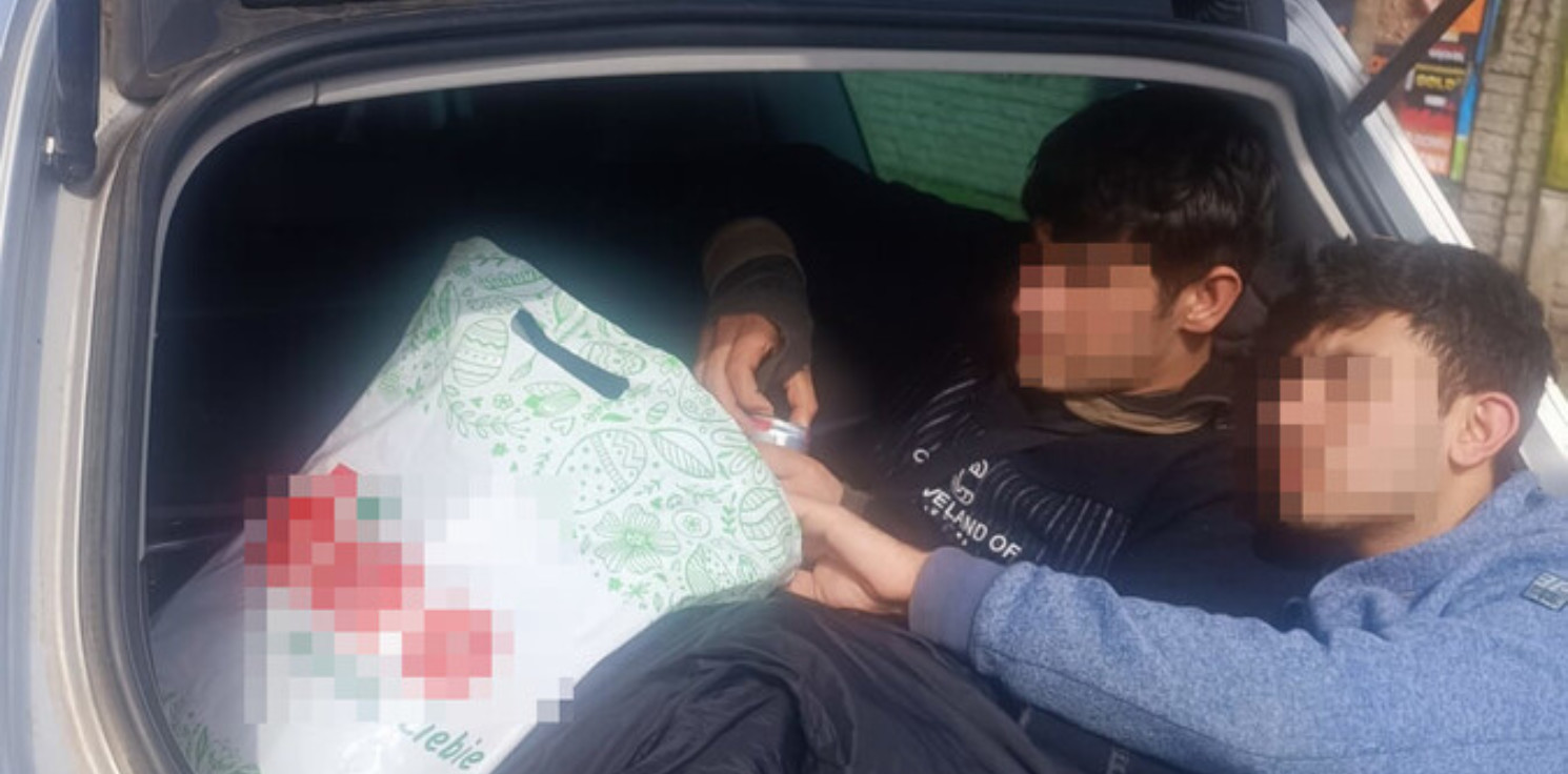 Inowrocław - W Jaksicach zatrzymano transport nielegalnych imigrantów
