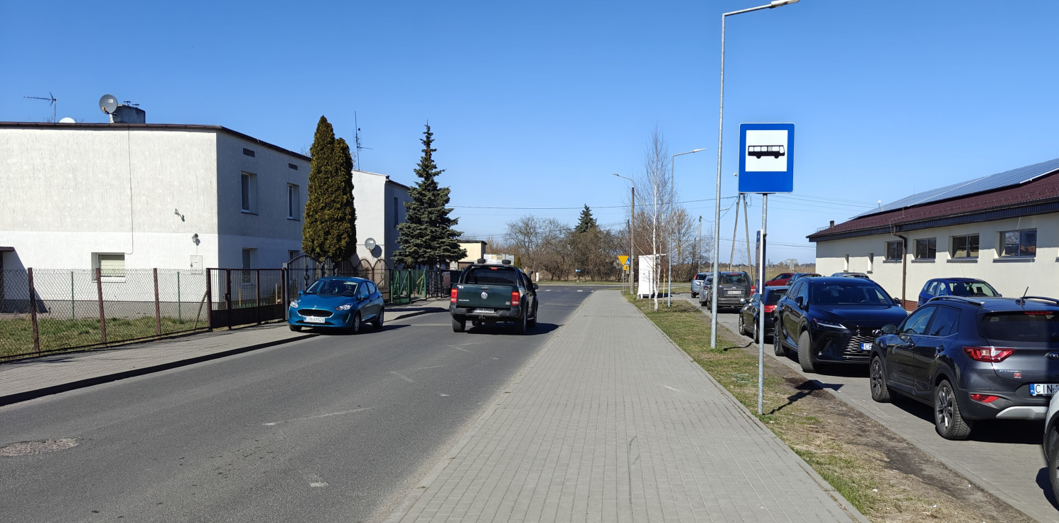 Inowrocław - Przystanek jest, ale wiaty nie ma