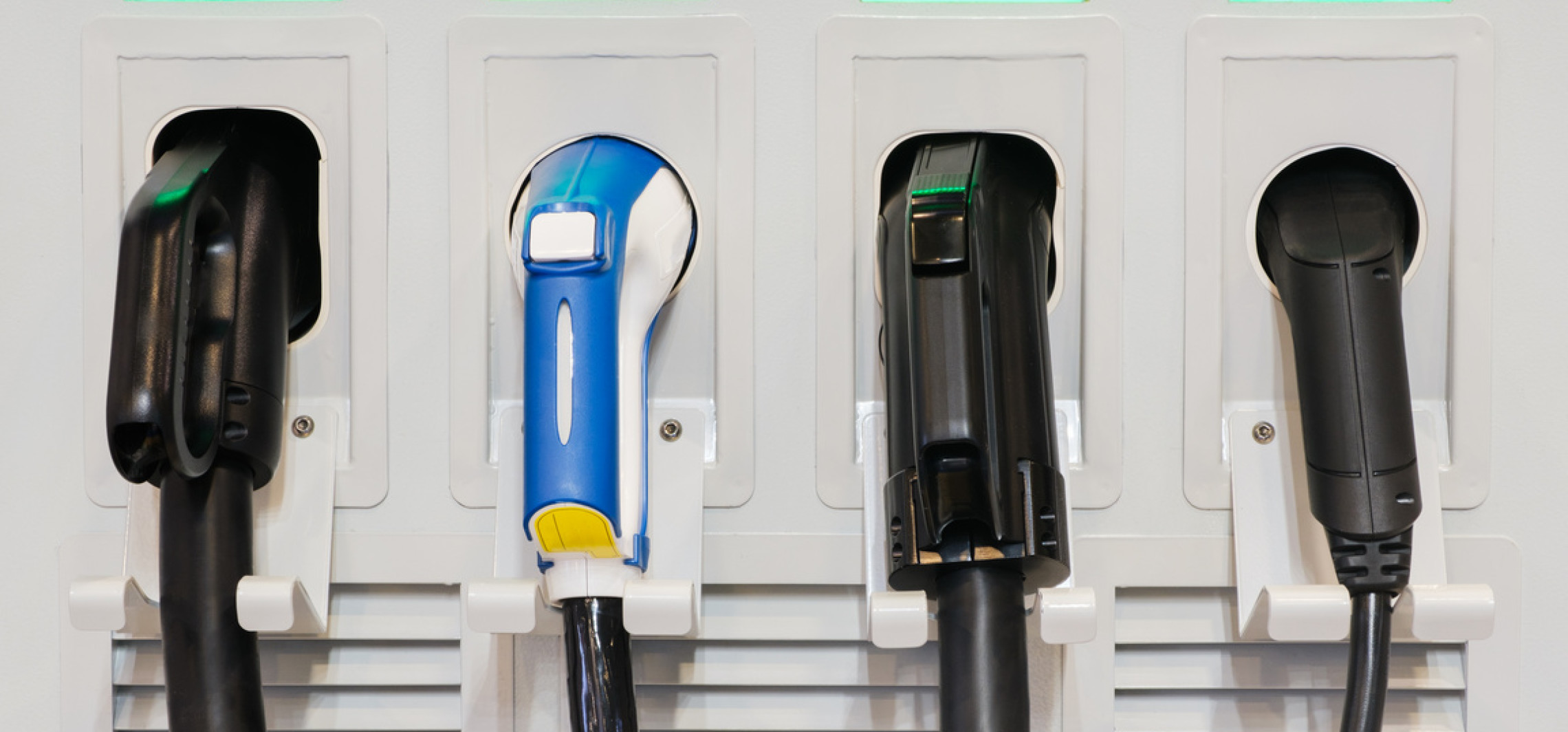 Kable EV – jakie standardy złączy stosuje się w samochodach elektrycznych?