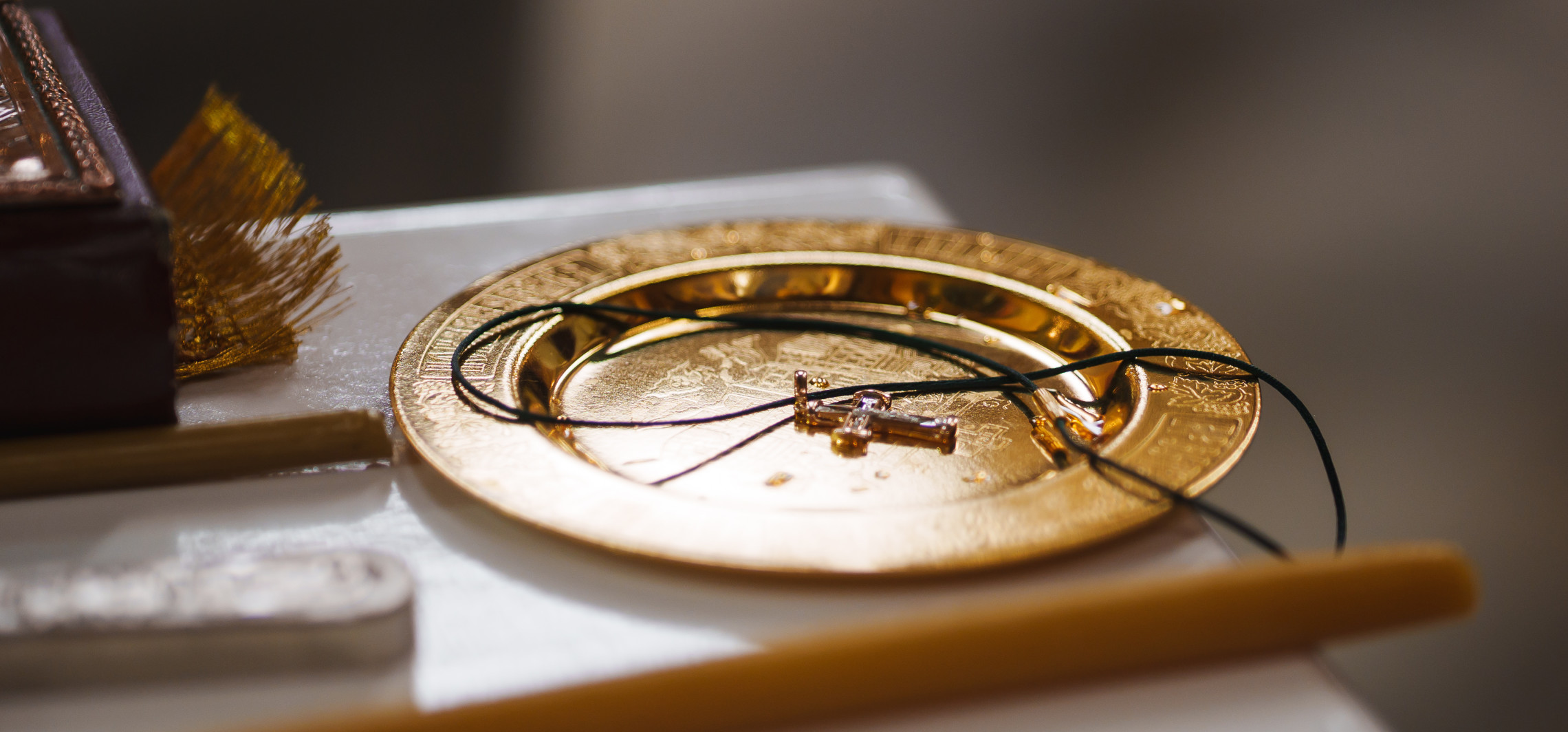 Jak wybrać kinkiet łazienkowy przy lustrze?