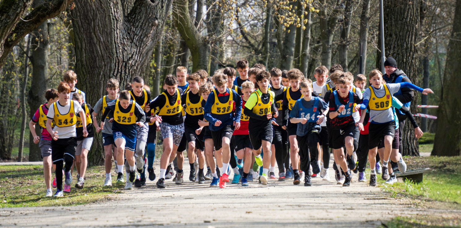 Inowrocław - Ponad 400 młodych biegaczy wystartowało w przełajach