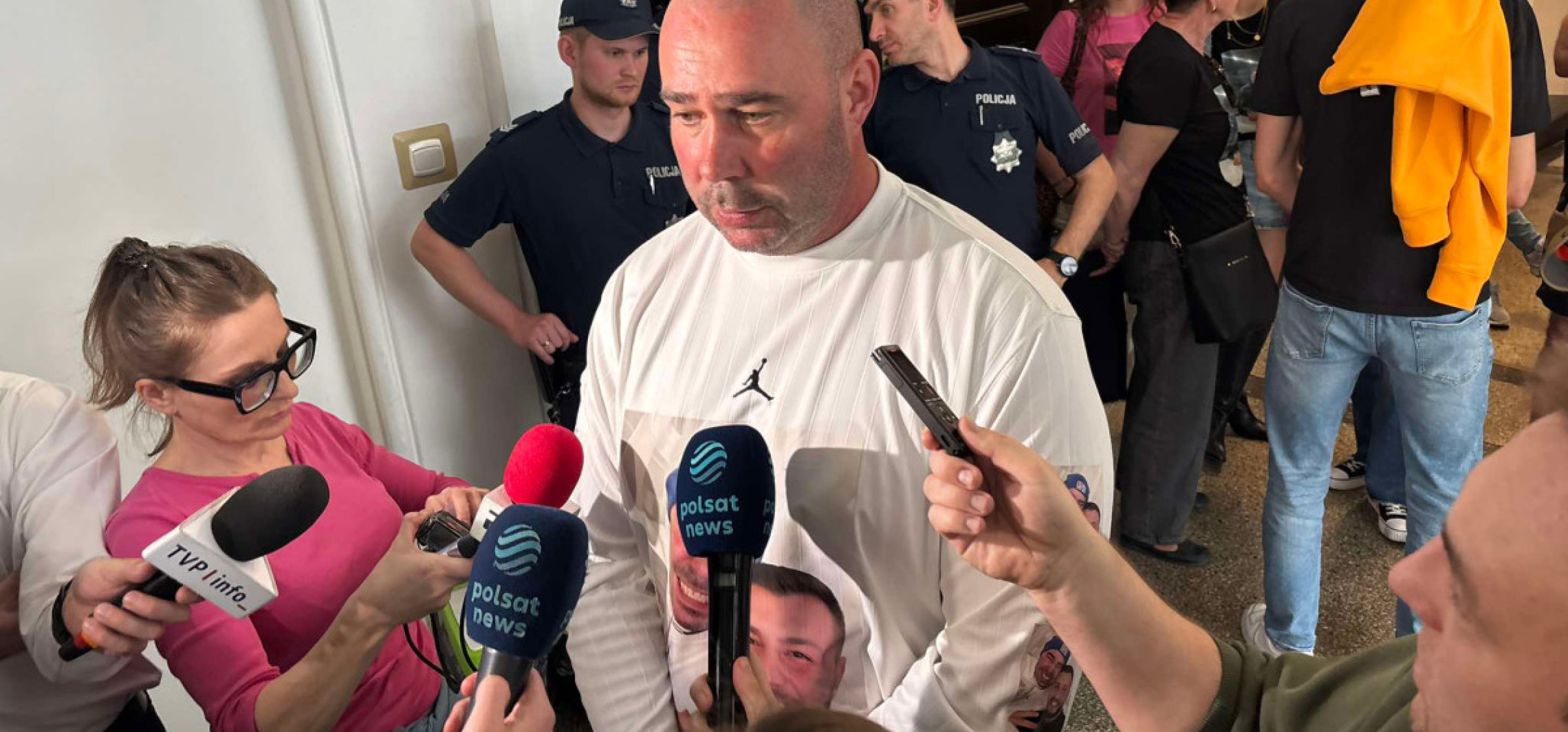 Najpierw film, płacz oskarżonego, a potem wyrok. Ojciec ofiary: "to absurd"