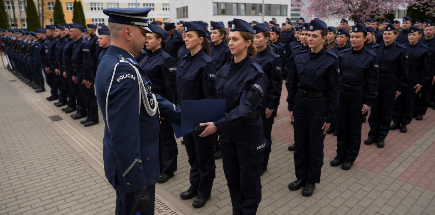 Inowrocław - 84 nowych policjantów. Część trafi do Inowrocławia