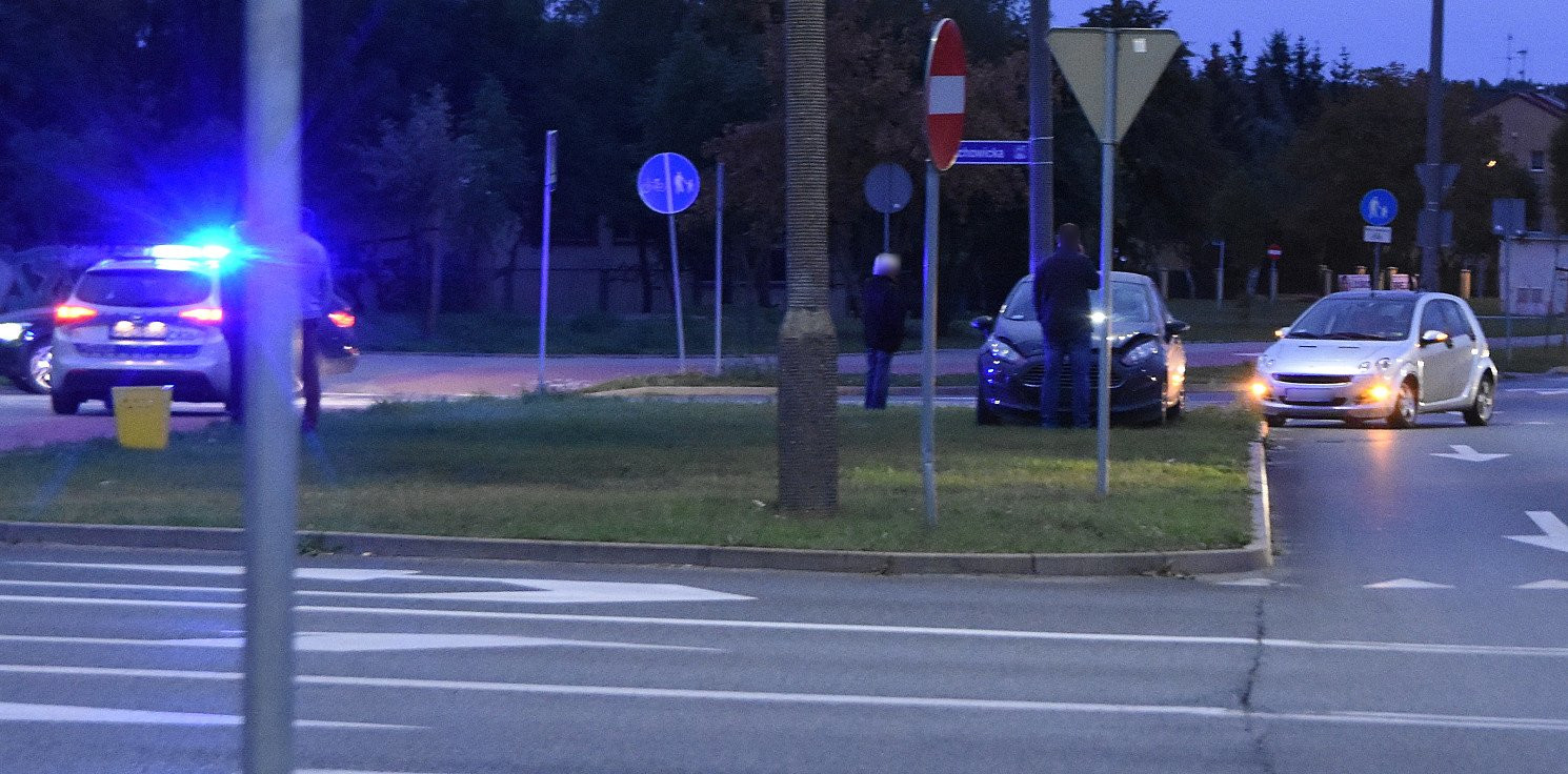 Inowrocław - Zderzenie dwóch osobówek na Rąbinie