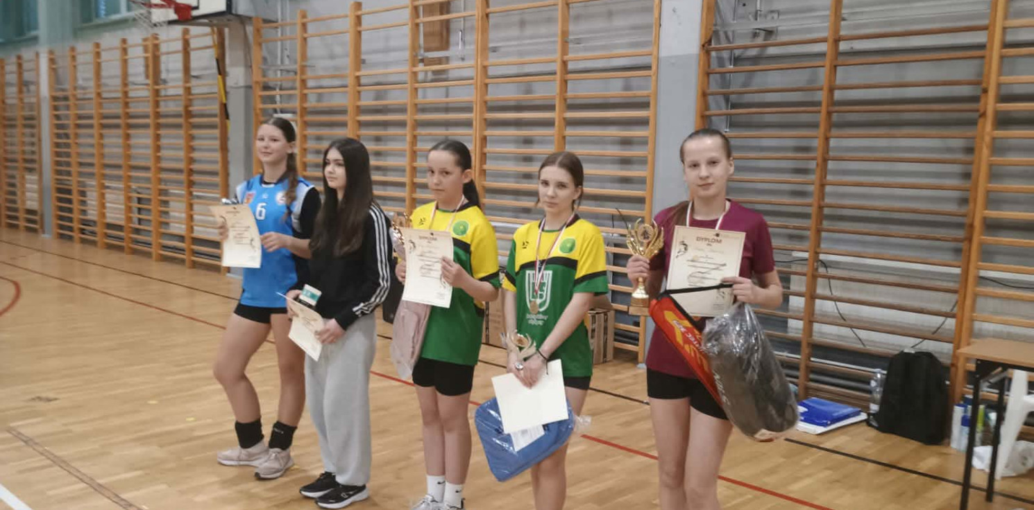 Inowrocław - Sześć godzin gry i blisko 120 meczów w Gniewkowie