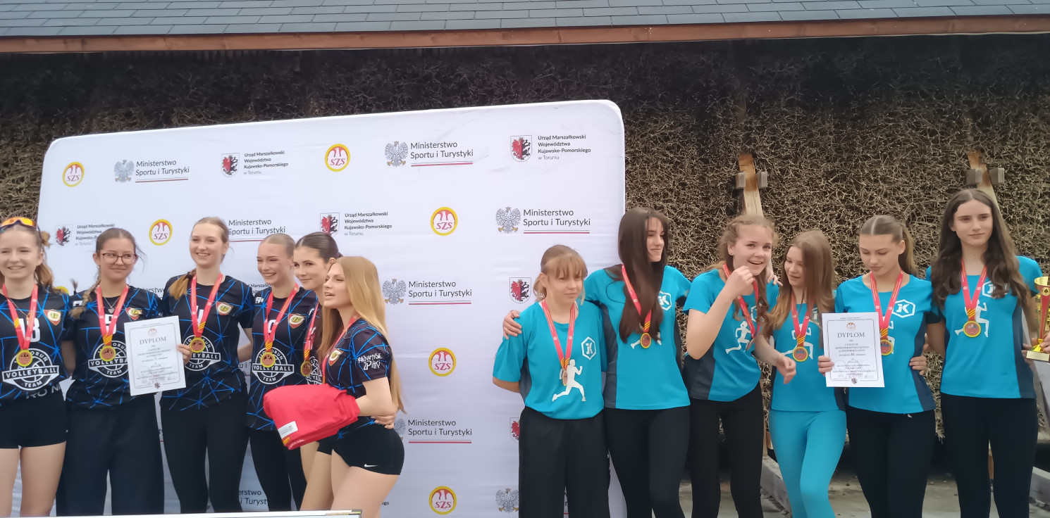 Inowrocław - Kasprowiczanki z brązem w województwie