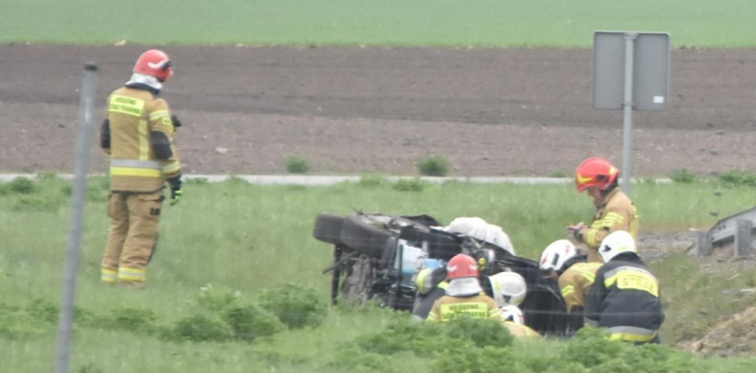 Inowrocław - Wypadek na obwodnicy wyglądał dramatycznie. Dzieci trafiły do szpitala, a kierowca ukarany