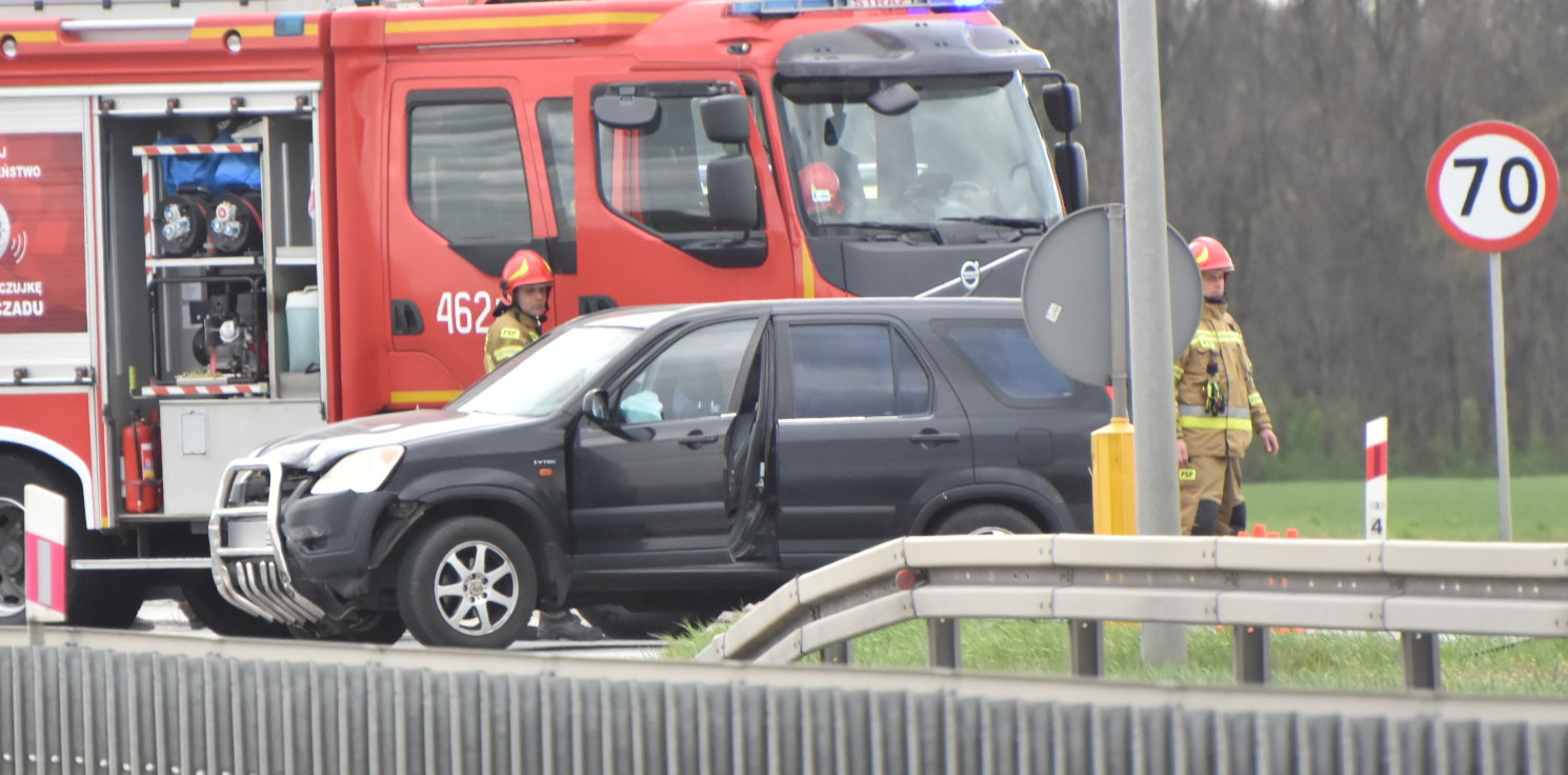 Inowrocław - Zderzenie dwóch aut na wylotówce z Inowrocławia