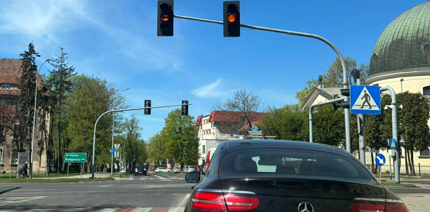 Inowrocław - Nie działa sygnalizacja świetlna na newralgicznym skrzyżowaniu