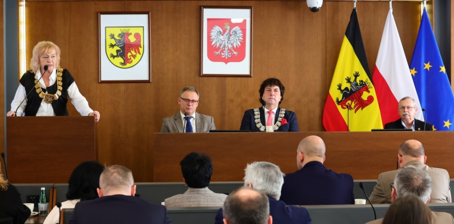 Inowrocław - Przewodniczący upomina radnych. Chce "przemyślanych" interpelacji