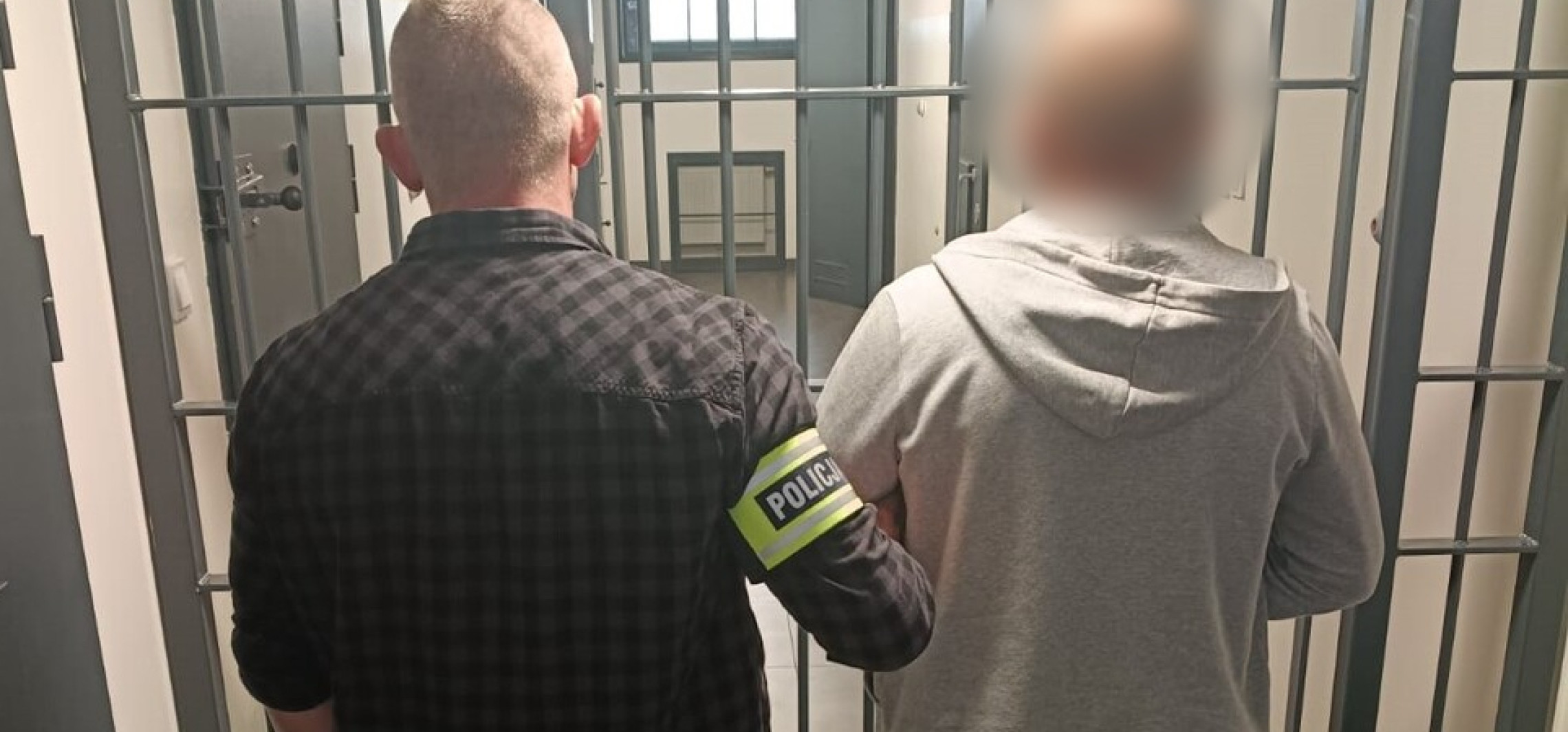 Atak na policjanta pod Pakością. 49-latek trafił za kratki
