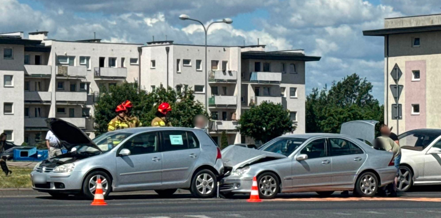 Inowrocław - Trzy osobówki zderzyły się na Rąbinie