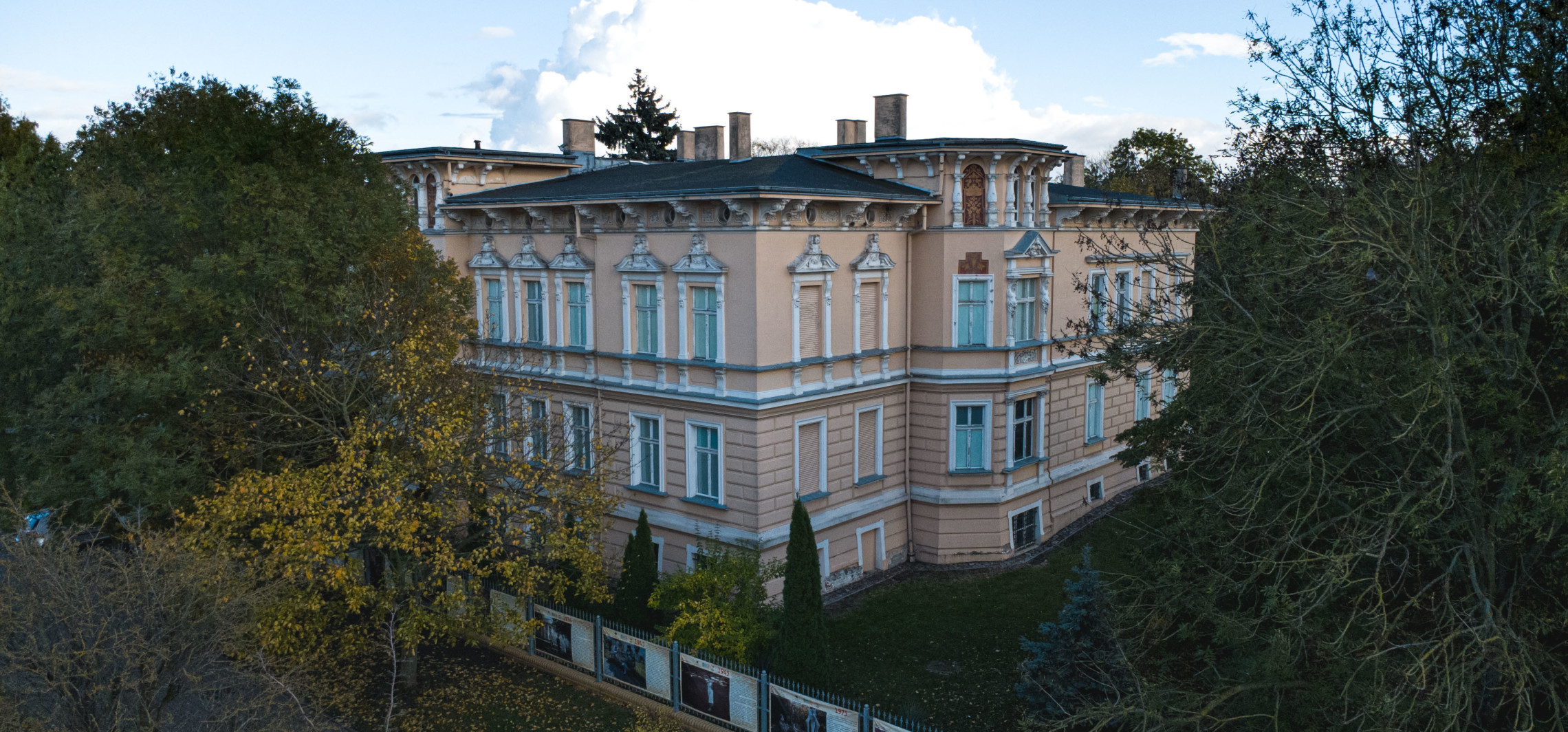 Będą strzelać z łuku i lepić z gliny