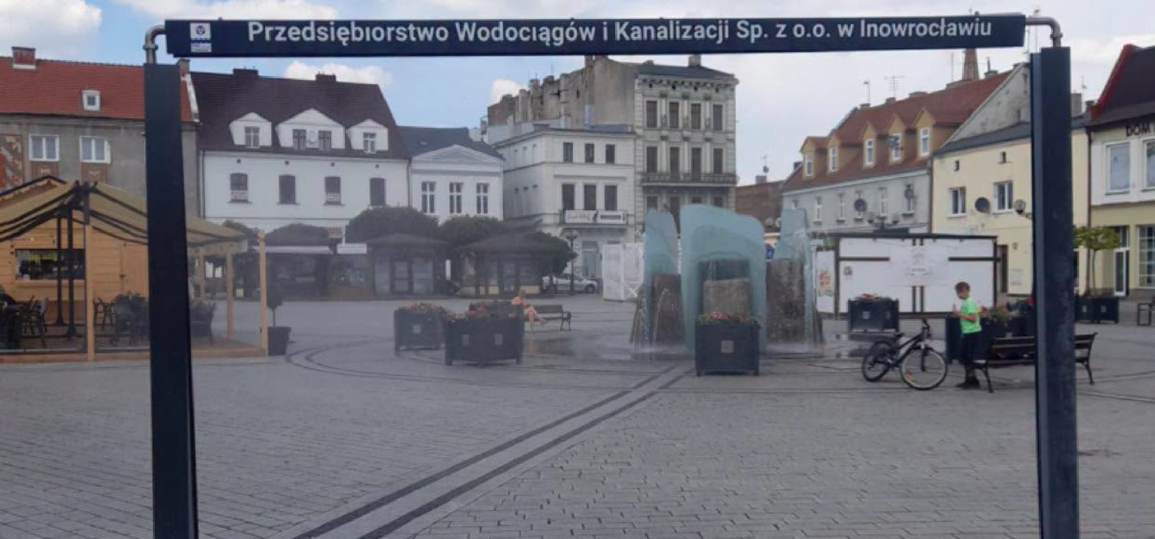 Na Rynku stanęła kurtyna wodna