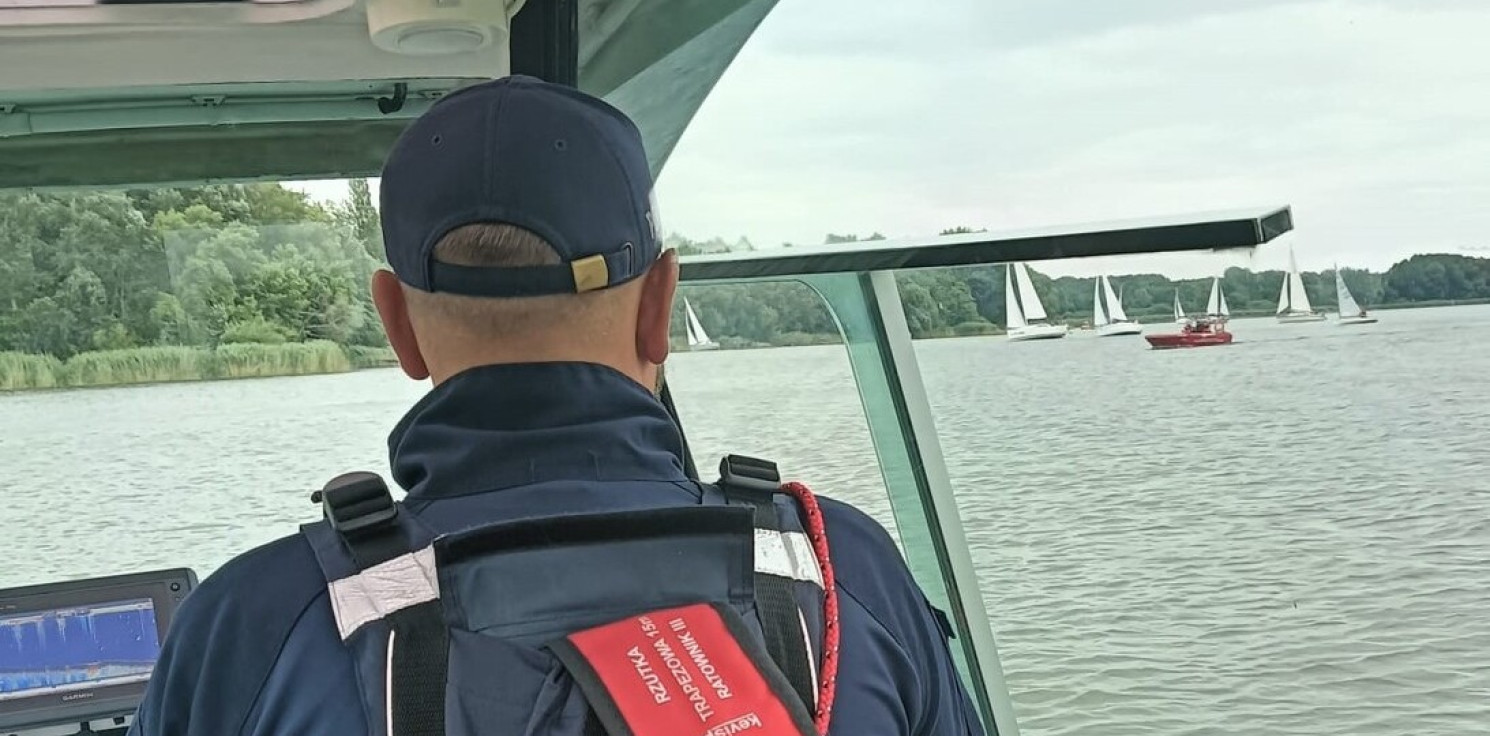 Kruszwica.online - Policjanci ruszyli na Gopło. Sprawdzali łodzie i sterników