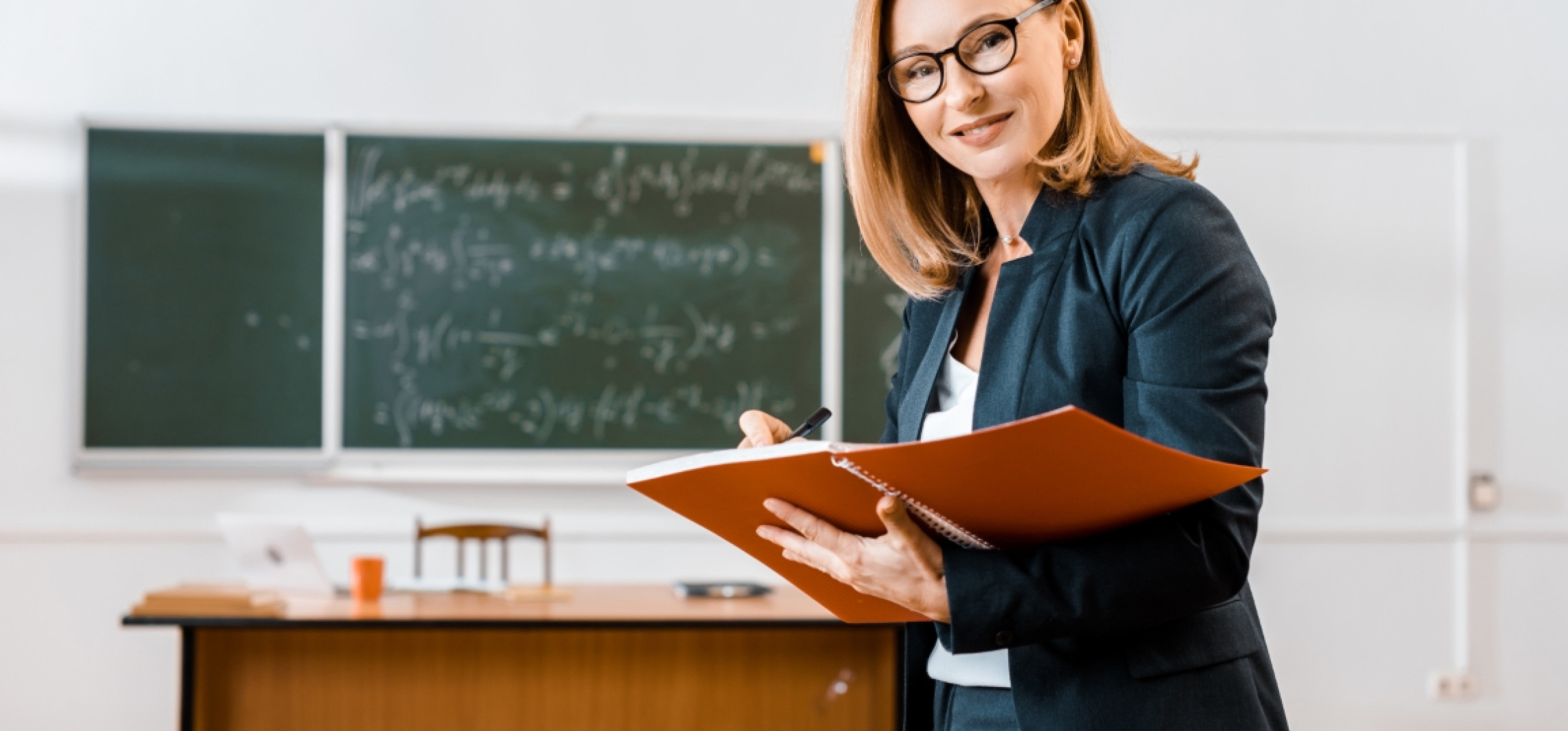 Chcesz lepiej rozumieć współczesną kulturę i jej wpływ na edukację? Poznaj studia podyplomowe z kulturoznawstwa dla nauczycieli