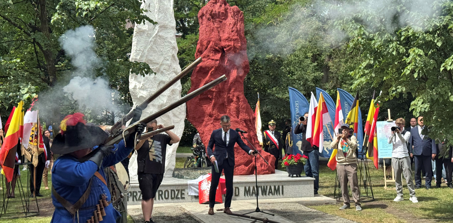Inowrocław - "Nie chciałem wyrzeźbić bitwy, tylko ranę..." Pomnik w Mątwach odsłonięty