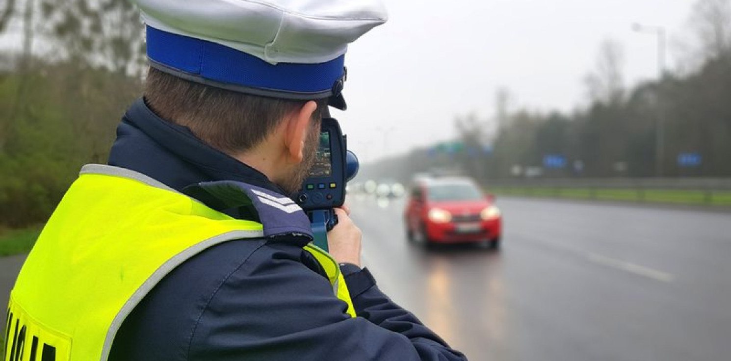 Region - Ponad 100 km/h w terenie zabudowanym. 51-latek stracił prawo jazdy